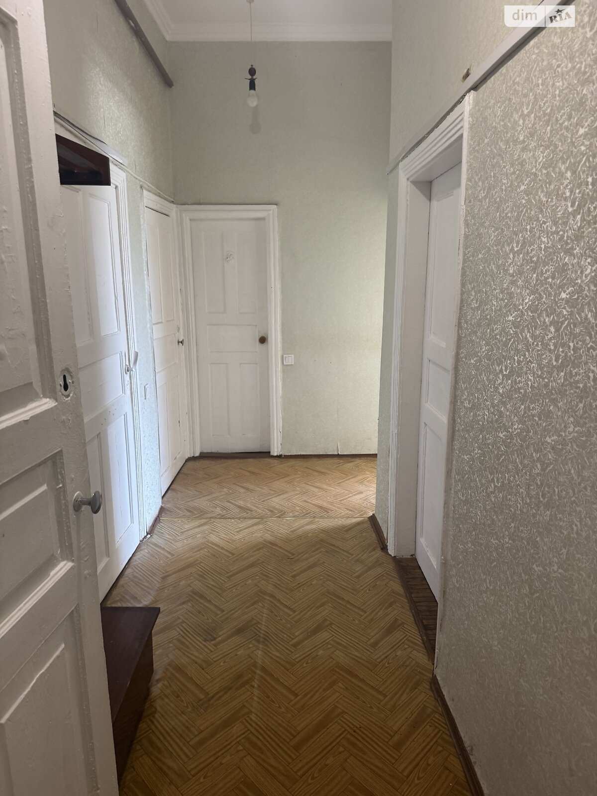 Продажа трехкомнатной квартиры в Одессе, на пл. Соборная 1, район Приморский фото 1 Продажа трехкомнатной квартиры в Одессе, на пл. Соборная 1, район Приморский фото 1