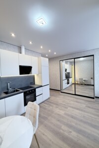 Продажа однокомнатной квартиры в Одессе, на ул. Софиевская, район Приморский фото 2 Продажа однокомнатной квартиры в Одессе, на ул. Софиевская, район Приморский фото 2