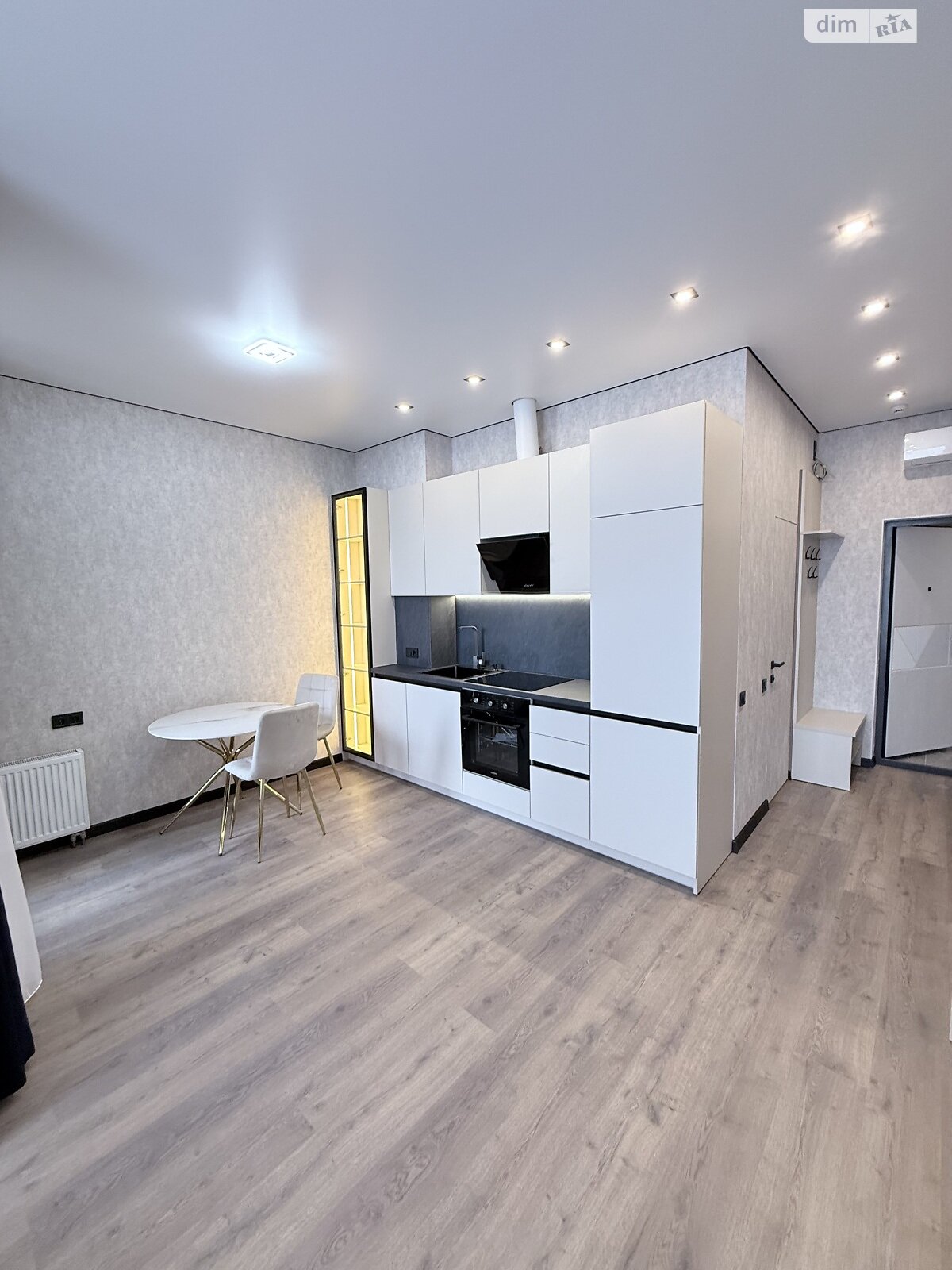 Продажа однокомнатной квартиры в Одессе, на ул. Софиевская, район Приморский фото 1 Продажа однокомнатной квартиры в Одессе, на ул. Софиевская, район Приморский фото 1