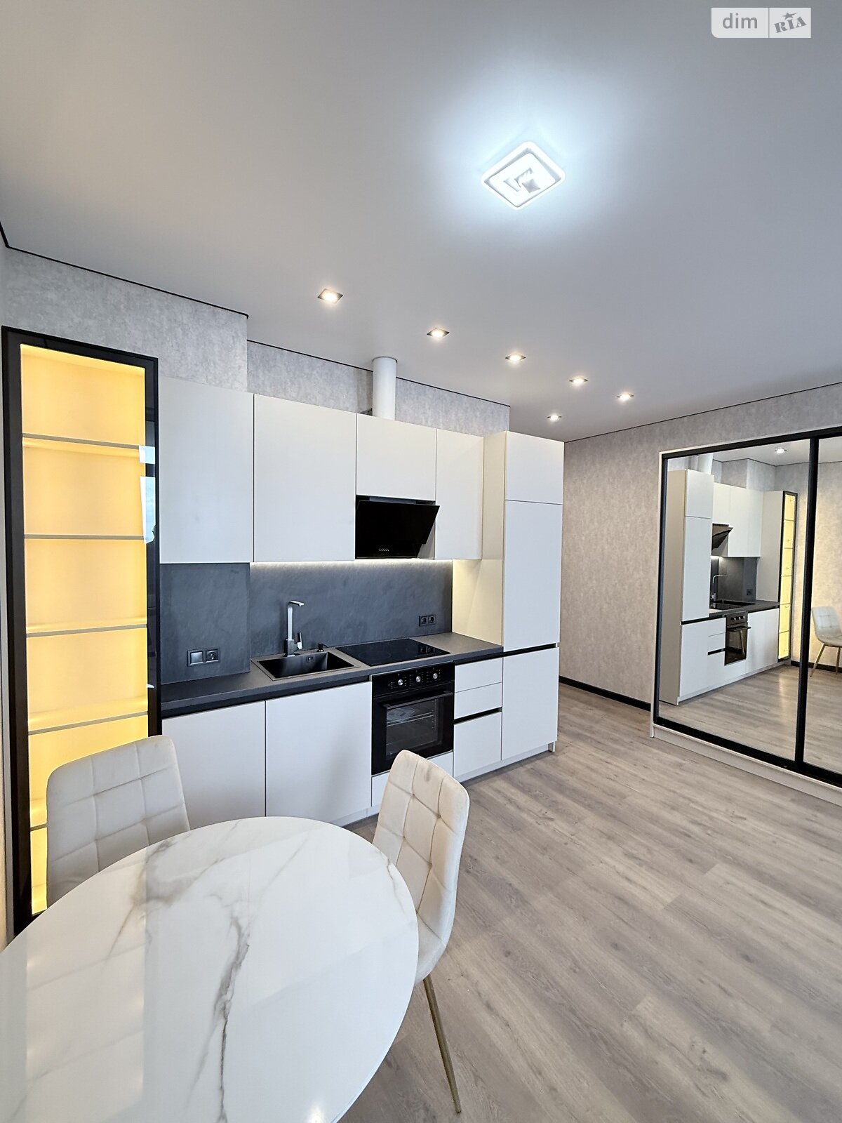 Продажа однокомнатной квартиры в Одессе, на ул. Софиевская, район Приморский фото 1 Продажа однокомнатной квартиры в Одессе, на ул. Софиевская, район Приморский фото 1