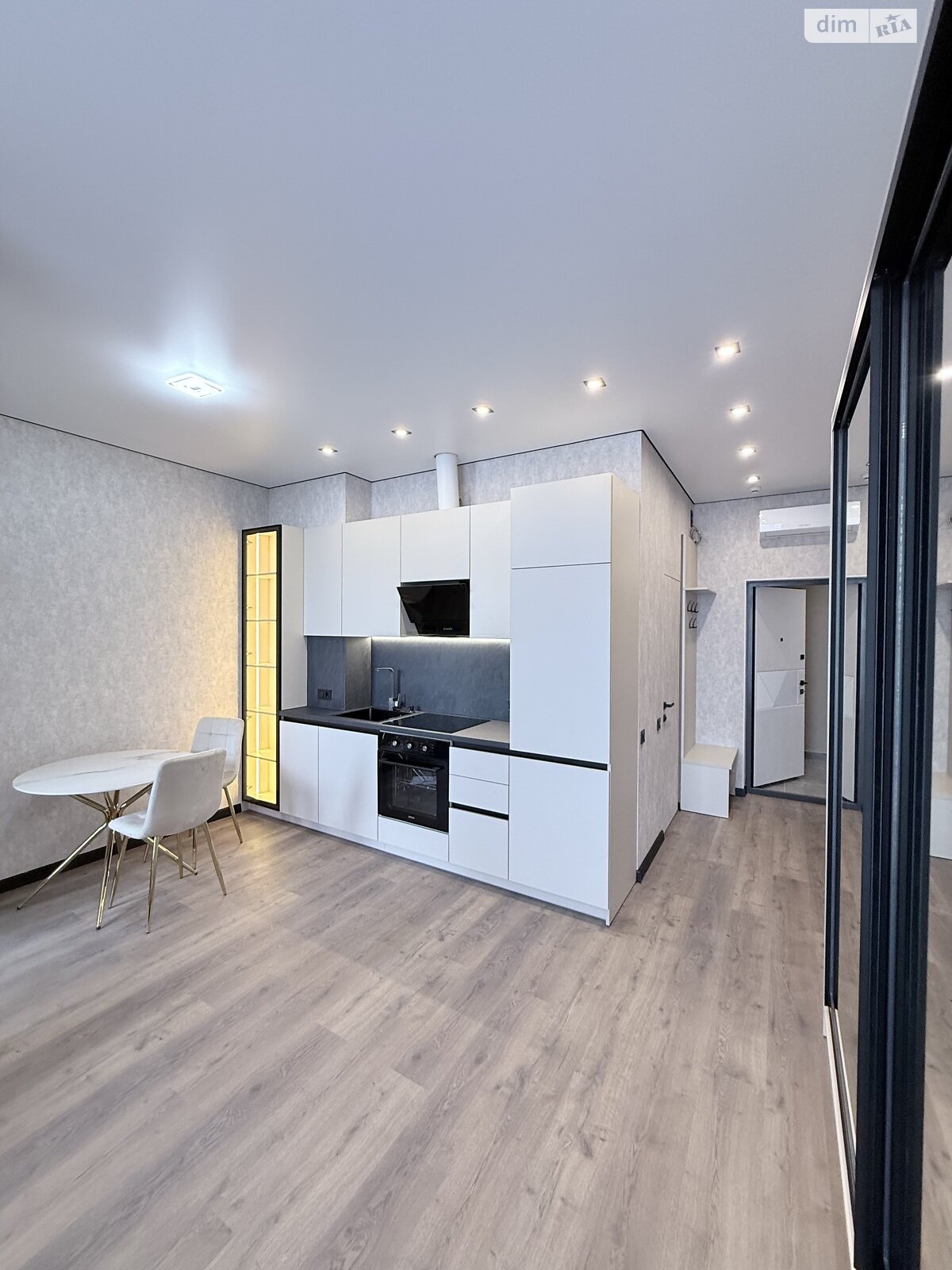 Продажа однокомнатной квартиры в Одессе, на ул. Софиевская, район Приморский фото 1 Продажа однокомнатной квартиры в Одессе, на ул. Софиевская, район Приморский фото 1