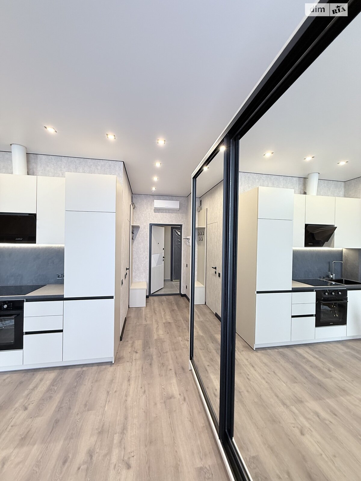 Продажа однокомнатной квартиры в Одессе, на ул. Софиевская, район Приморский фото 1 Продажа однокомнатной квартиры в Одессе, на ул. Софиевская, район Приморский фото 1