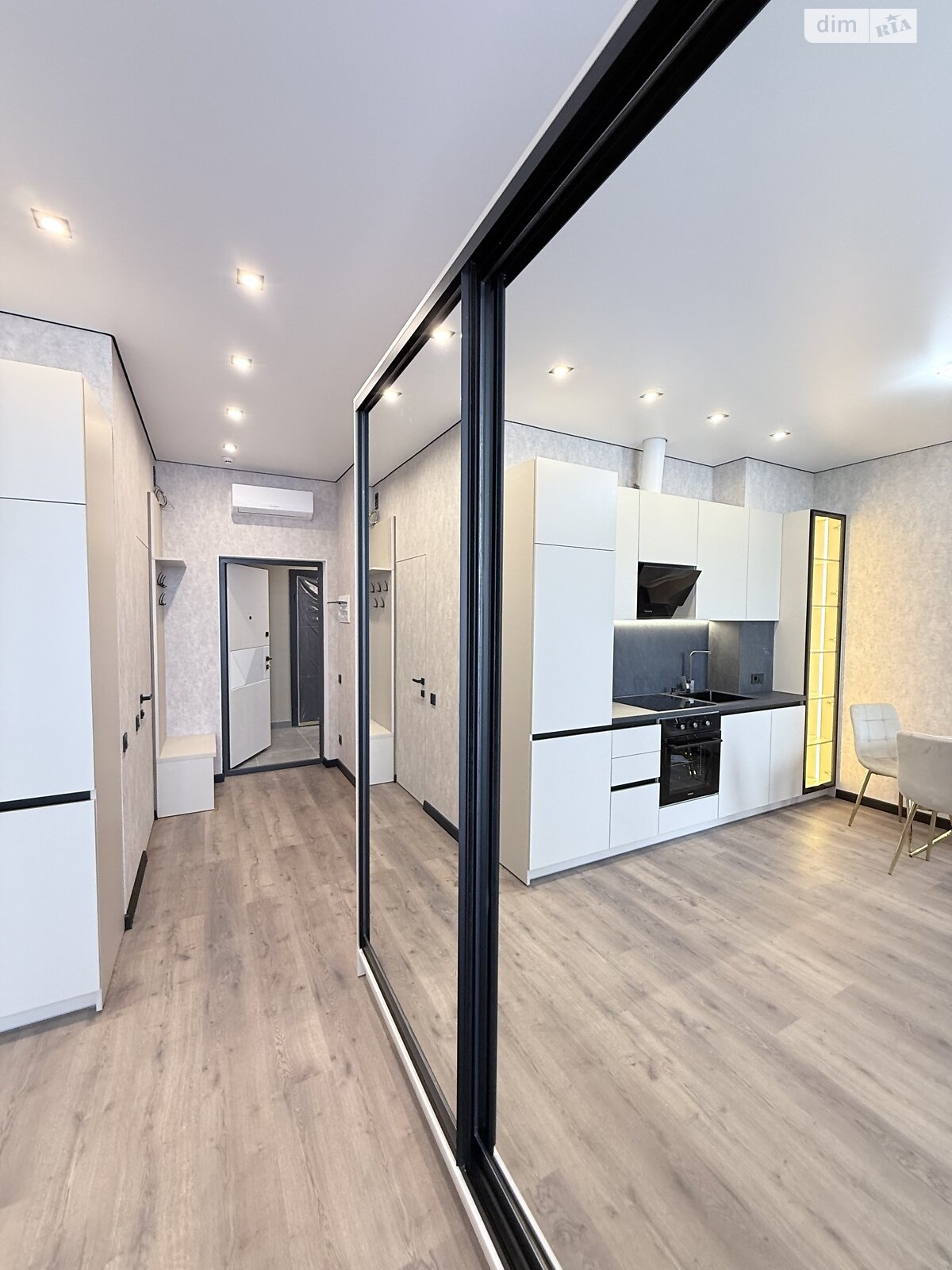 Продажа однокомнатной квартиры в Одессе, на ул. Софиевская, район Приморский фото 1 Продажа однокомнатной квартиры в Одессе, на ул. Софиевская, район Приморский фото 1