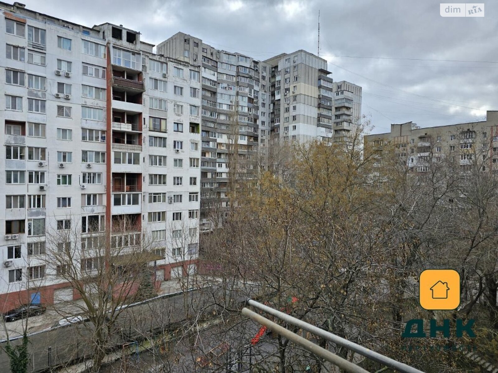 Продажа трехкомнатной квартиры в Одессе, на ул. Солнечная 7/9, район Приморский фото 1