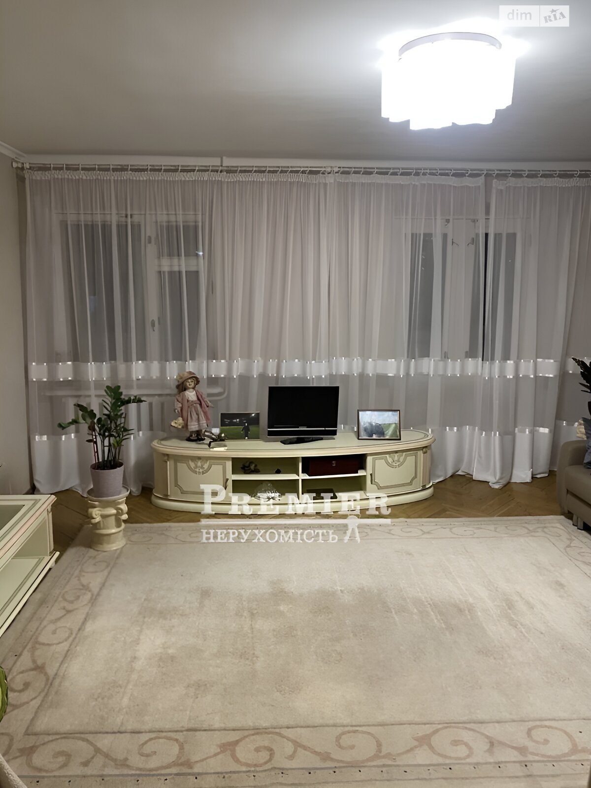Продажа трехкомнатной квартиры в Одессе, на ул. Солнечная, район Приморский фото 1 Продажа трехкомнатной квартиры в Одессе, на ул. Солнечная, район Приморский фото 1