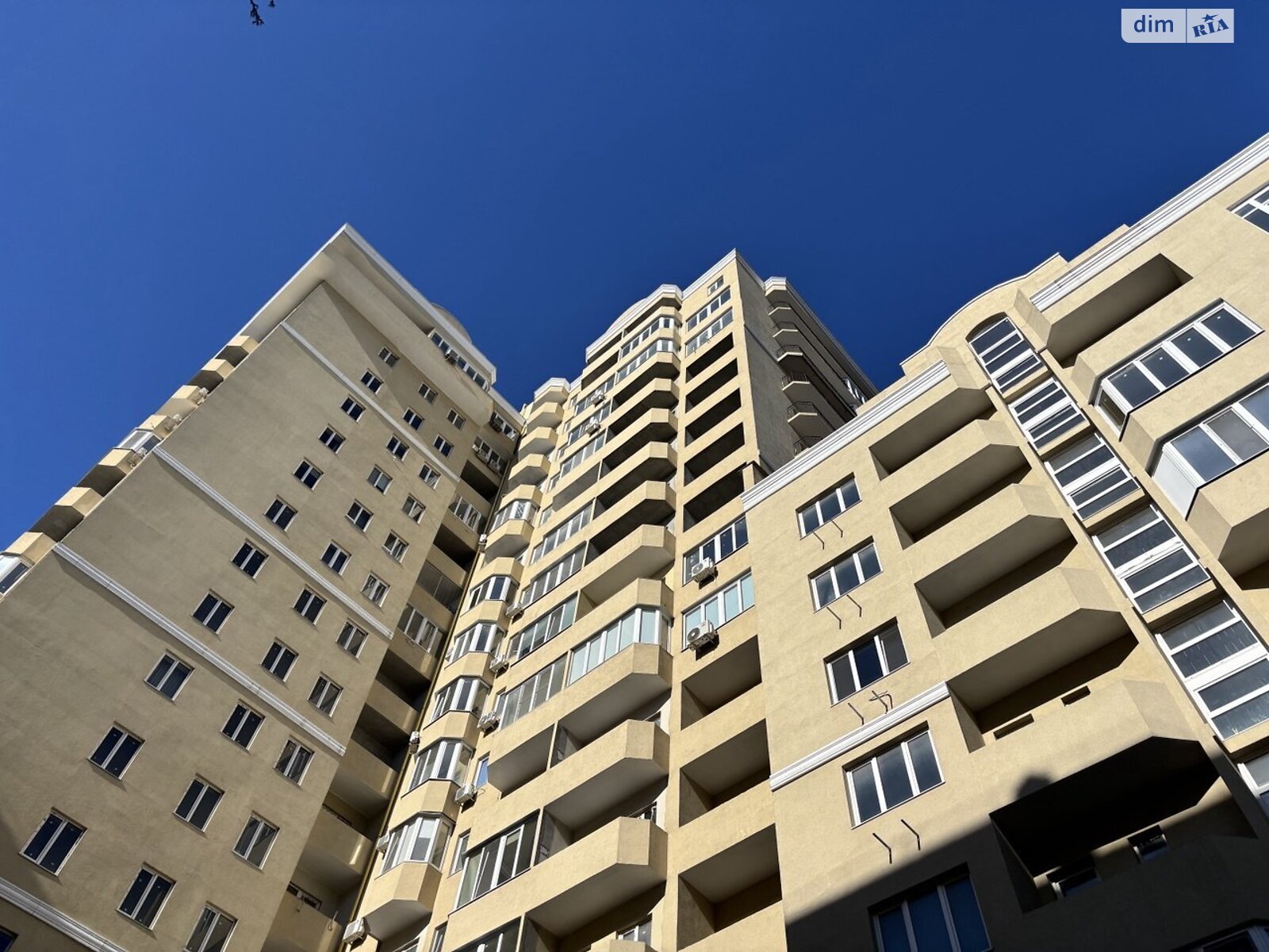 Продаж двокімнатної квартири в Одесі, на вул. Сонячна, район Приморський фото 1 Продаж двокімнатної квартири в Одесі, на вул. Сонячна, район Приморський фото 1