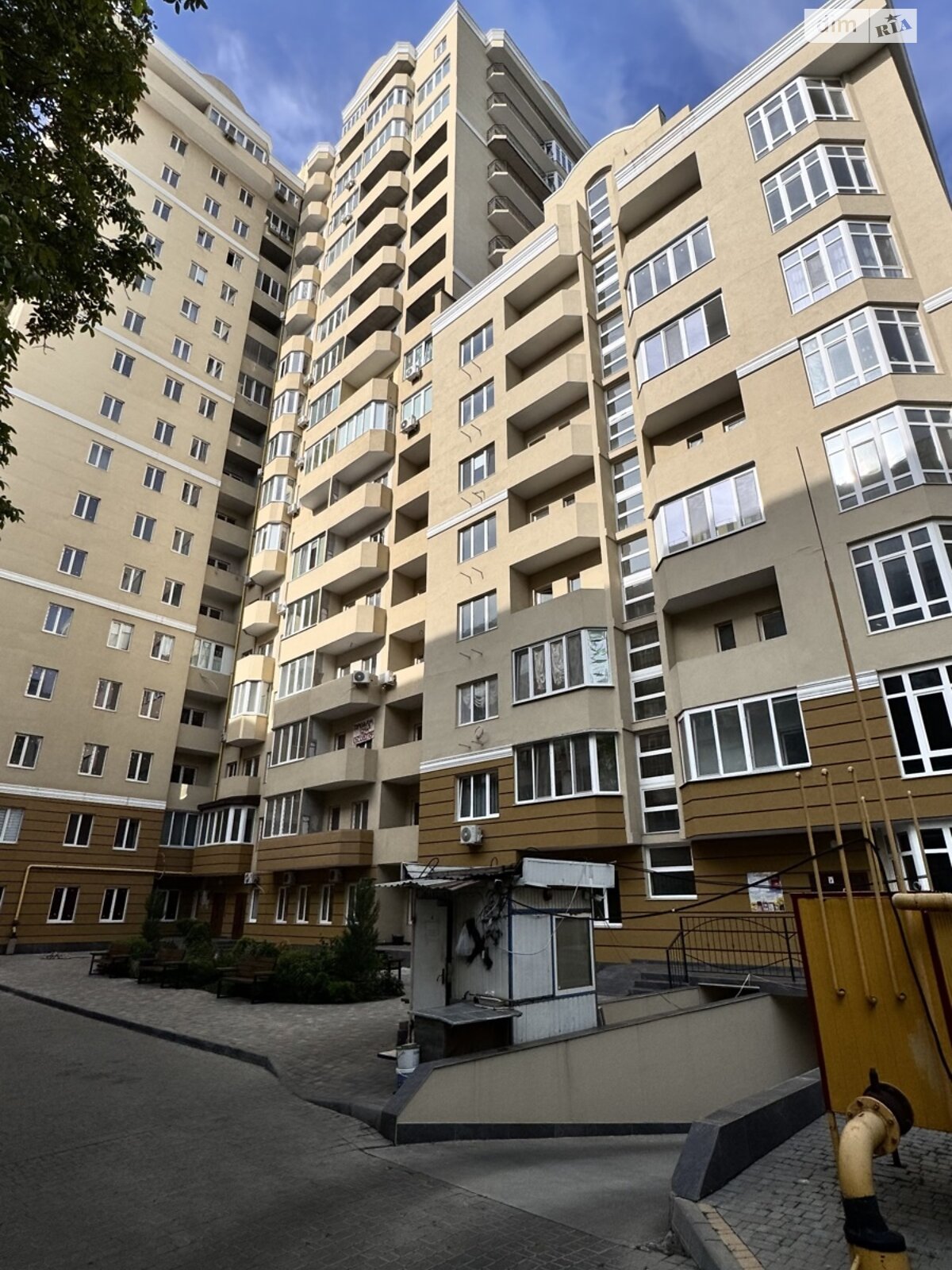 Продажа трехкомнатной квартиры в Одессе, на ул. Солнечная, район Приморский фото 1 Продажа трехкомнатной квартиры в Одессе, на ул. Солнечная, район Приморский фото 1