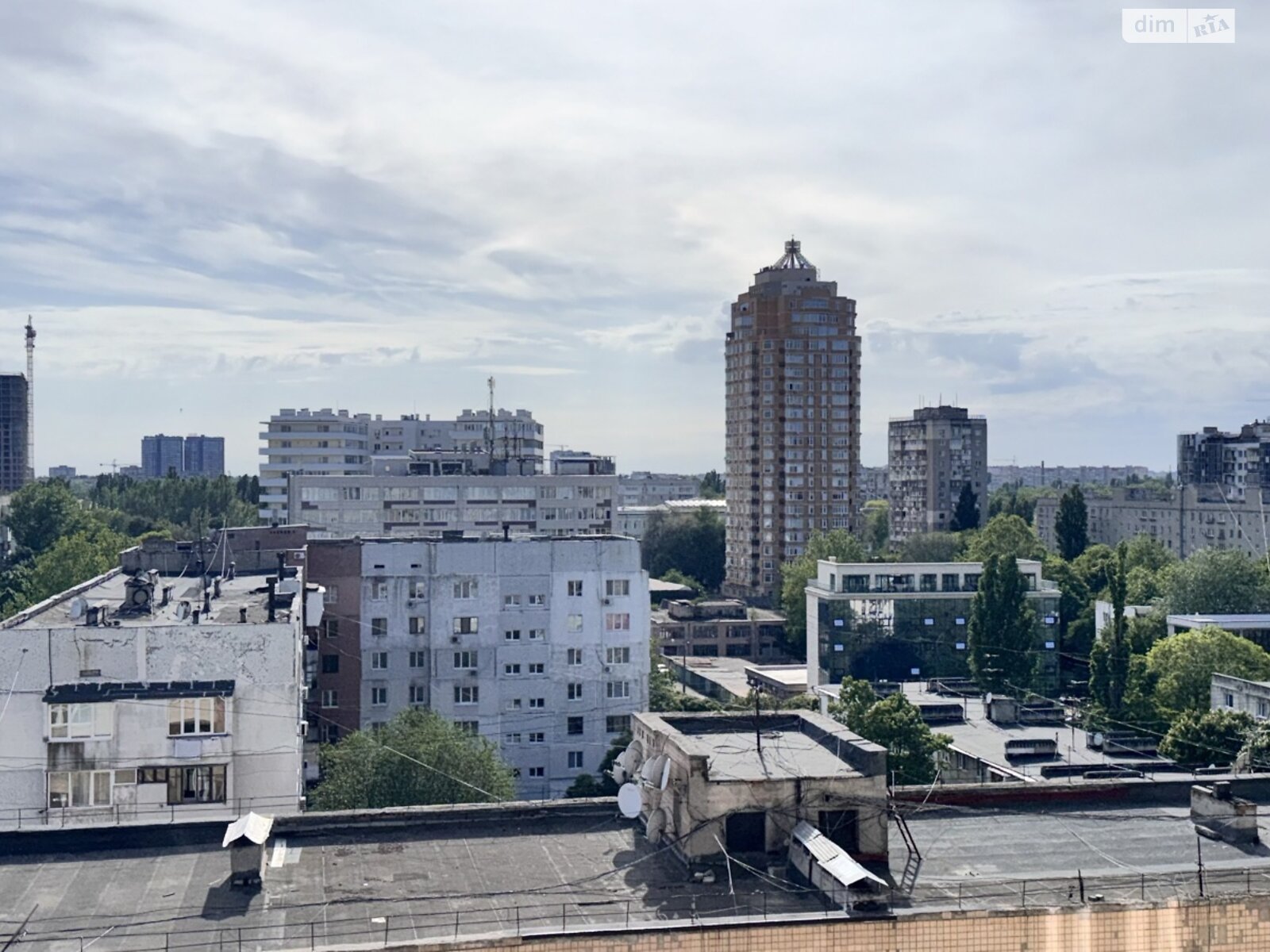 Продажа трехкомнатной квартиры в Одессе, на ул. Солнечная, район Приморский фото 1 Продажа трехкомнатной квартиры в Одессе, на ул. Солнечная, район Приморский фото 1