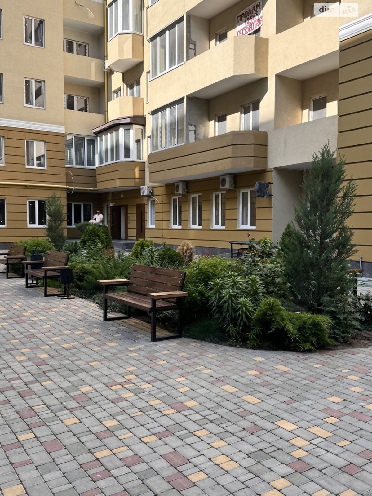 Продажа трехкомнатной квартиры в Одессе, на ул. Солнечная, район Приморский фото 1 Продажа трехкомнатной квартиры в Одессе, на ул. Солнечная, район Приморский фото 1