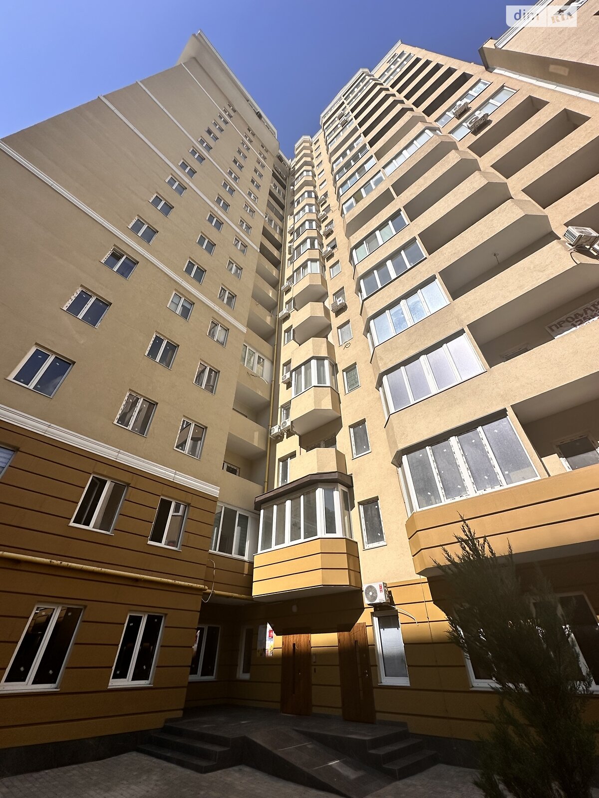 Продаж трикімнатної квартири в Одесі, на вул. Сонячна 4, район Приморський фото 1 Продаж трикімнатної квартири в Одесі, на вул. Сонячна 4, район Приморський фото 1