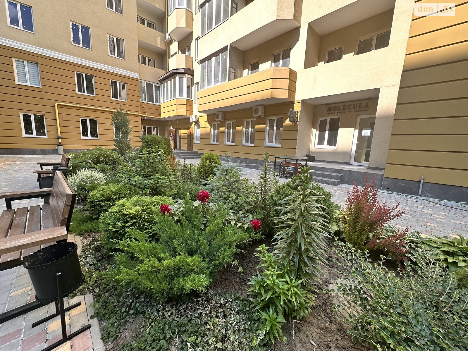 Продаж трикімнатної квартири в Одесі, на вул. Сонячна 4, район Приморський фото 1 Продаж трикімнатної квартири в Одесі, на вул. Сонячна 4, район Приморський фото 1