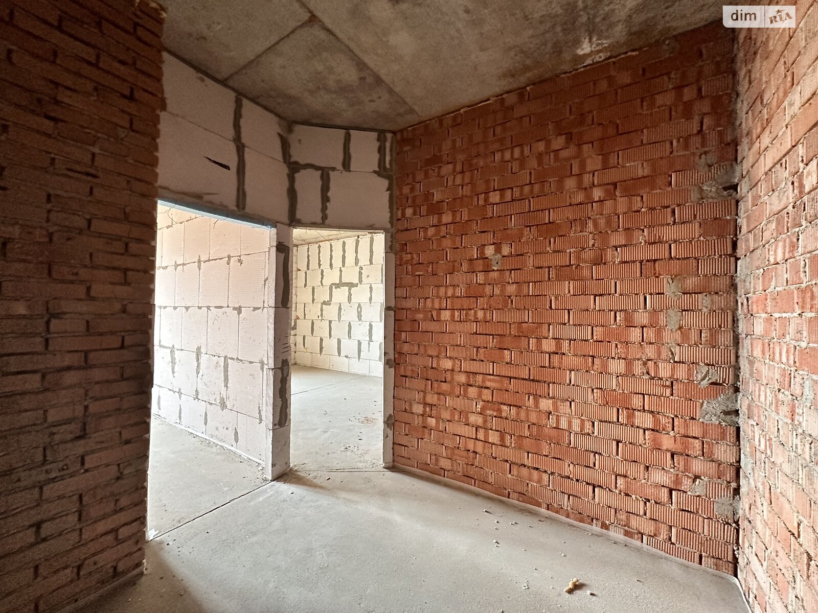 Продаж трикімнатної квартири в Одесі, на вул. Сонячна 4, район Приморський фото 1 Продаж трикімнатної квартири в Одесі, на вул. Сонячна 4, район Приморський фото 1