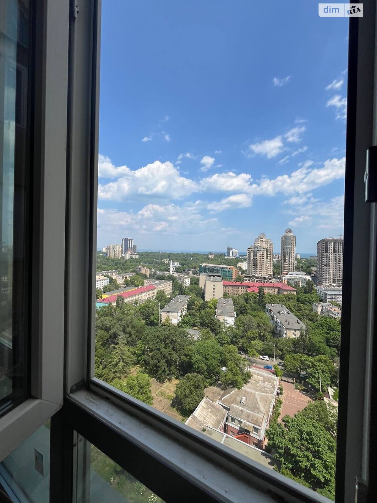 Продажа четырехкомнатной квартиры в Одессе, на ул. Солнечная, район Приморский фото 1 Продажа четырехкомнатной квартиры в Одессе, на ул. Солнечная, район Приморский фото 1