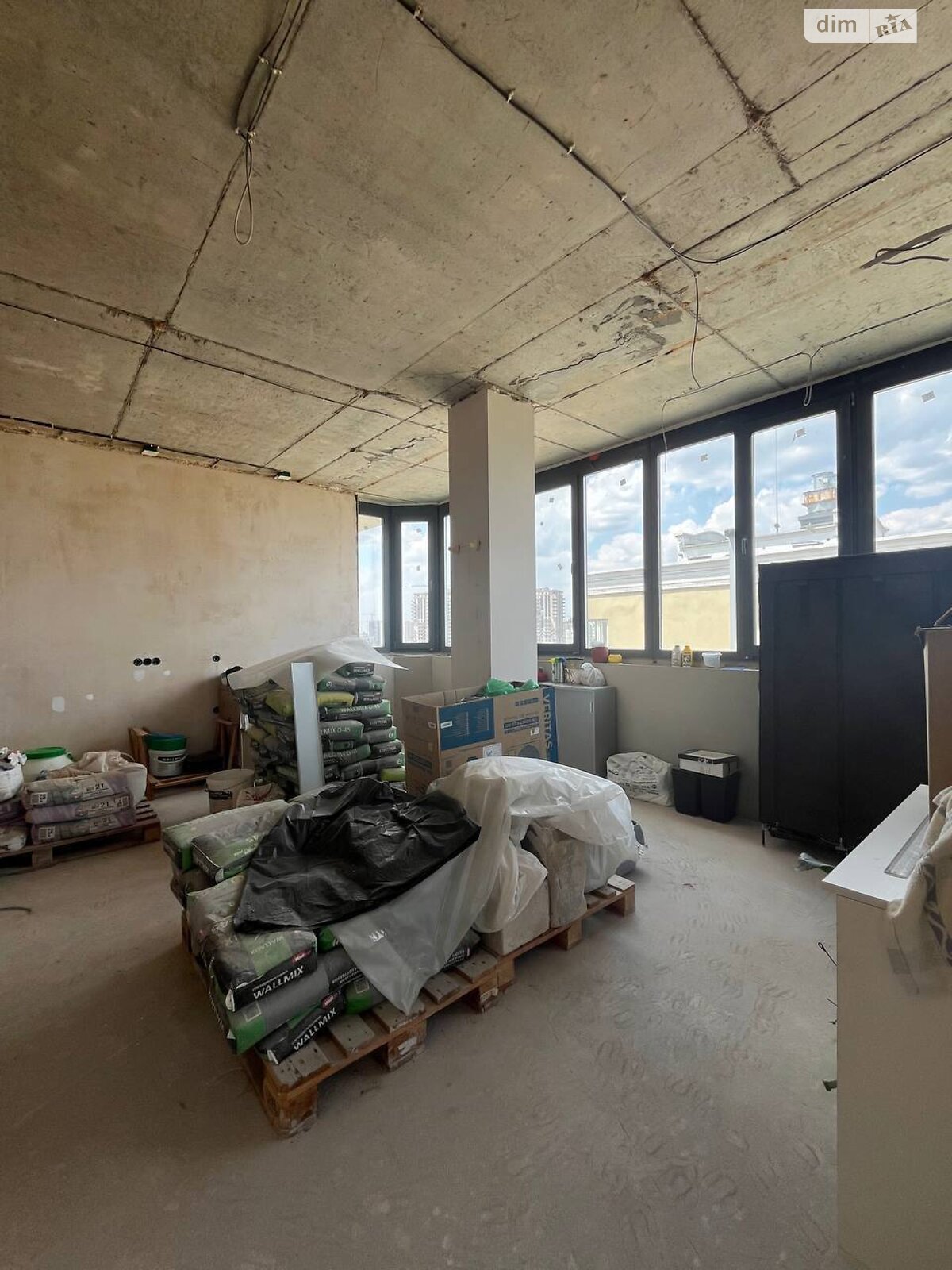 Продажа четырехкомнатной квартиры в Одессе, на ул. Солнечная, район Приморский фото 1 Продажа четырехкомнатной квартиры в Одессе, на ул. Солнечная, район Приморский фото 1