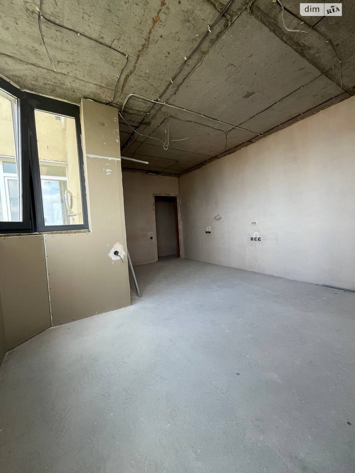 Продаж чотирикімнатної квартири в Одесі, на вул. Сонячна, район Приморський фото 1 Продаж чотирикімнатної квартири в Одесі, на вул. Сонячна, район Приморський фото 1