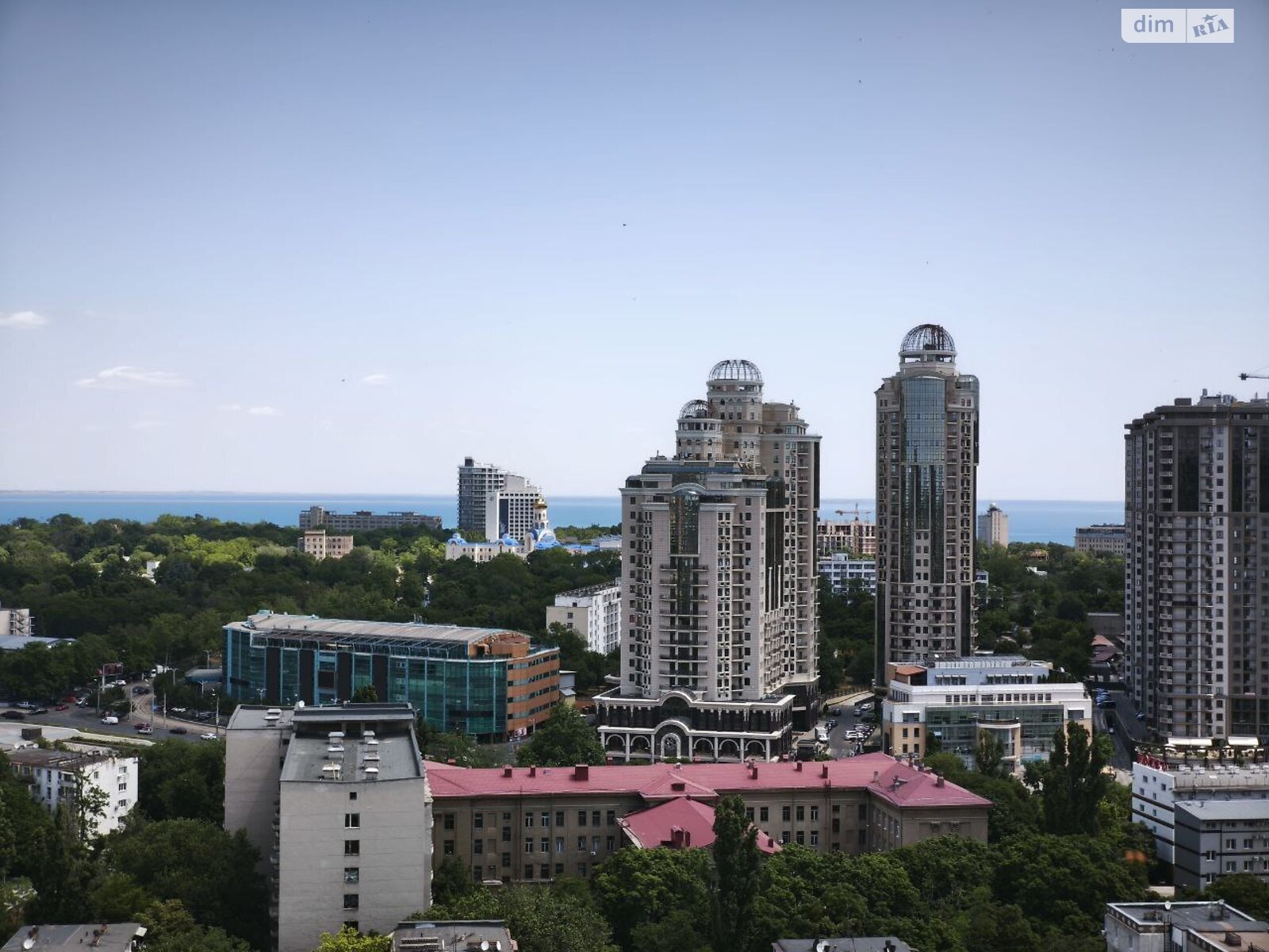 Продаж чотирикімнатної квартири в Одесі, на вул. Сонячна, район Приморський фото 1 Продаж чотирикімнатної квартири в Одесі, на вул. Сонячна, район Приморський фото 1