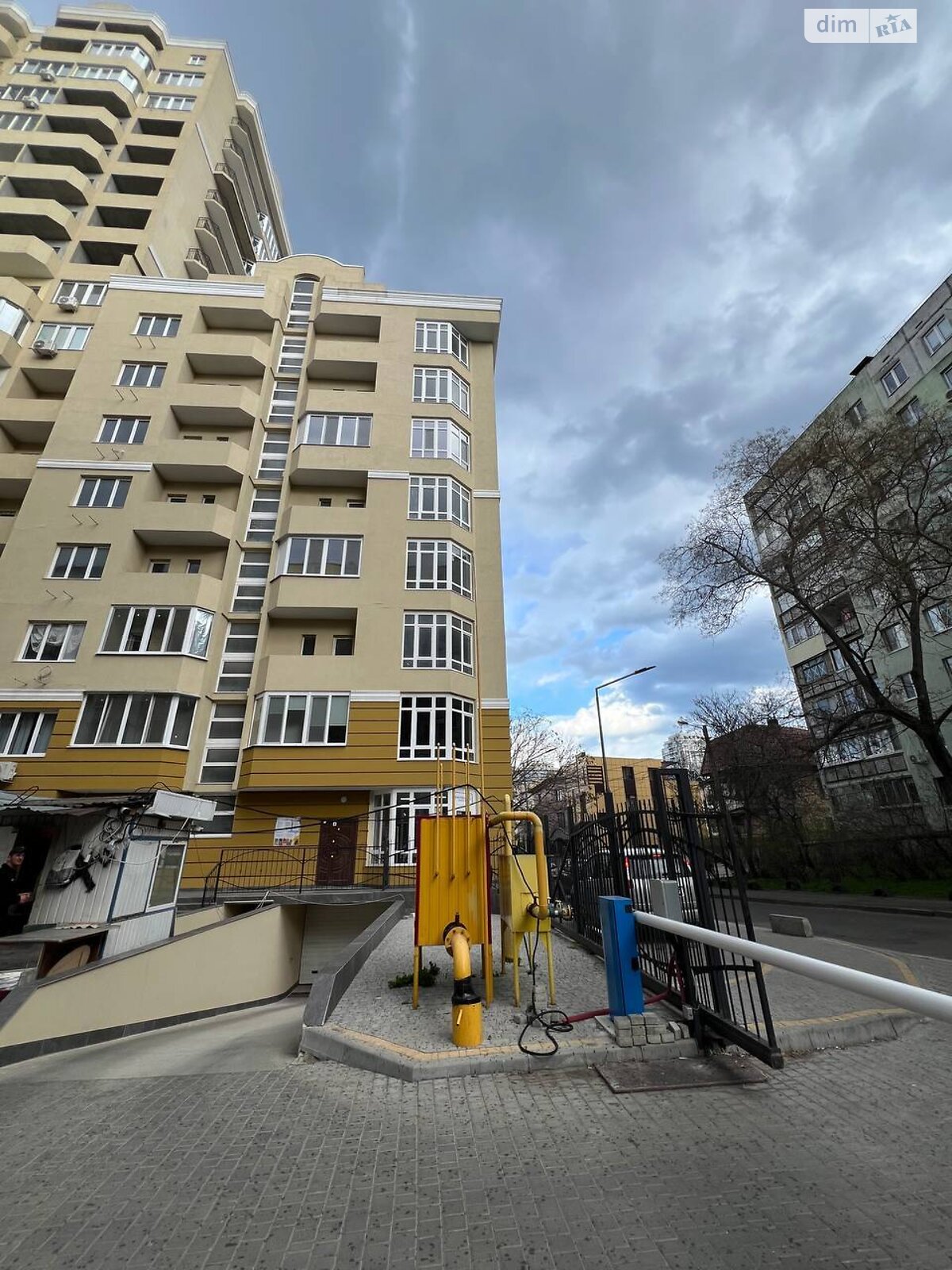 Продажа четырехкомнатной квартиры в Одессе, на ул. Солнечная, район Приморский фото 1 Продажа четырехкомнатной квартиры в Одессе, на ул. Солнечная, район Приморский фото 1