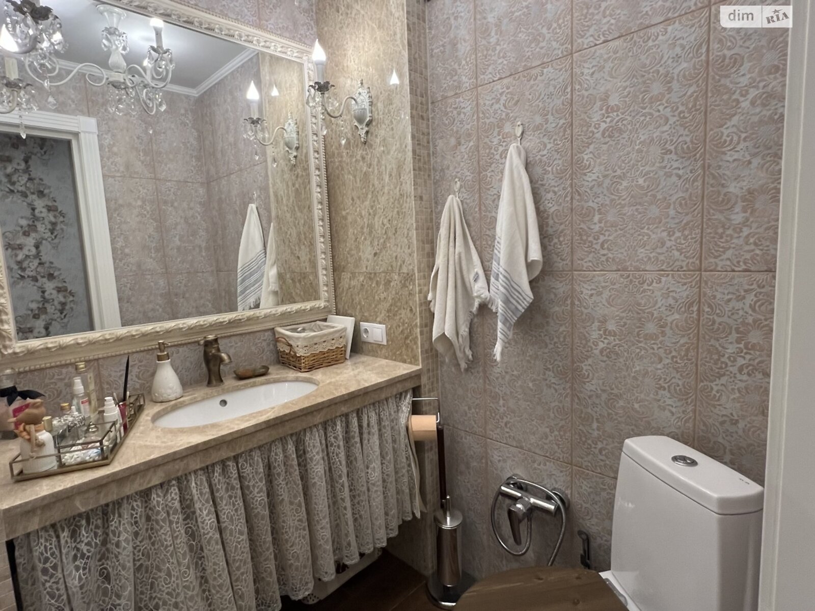Продаж двокімнатної квартири в Одесі, на вул. Сонячна, район Приморський фото 1 Продаж двокімнатної квартири в Одесі, на вул. Сонячна, район Приморський фото 1