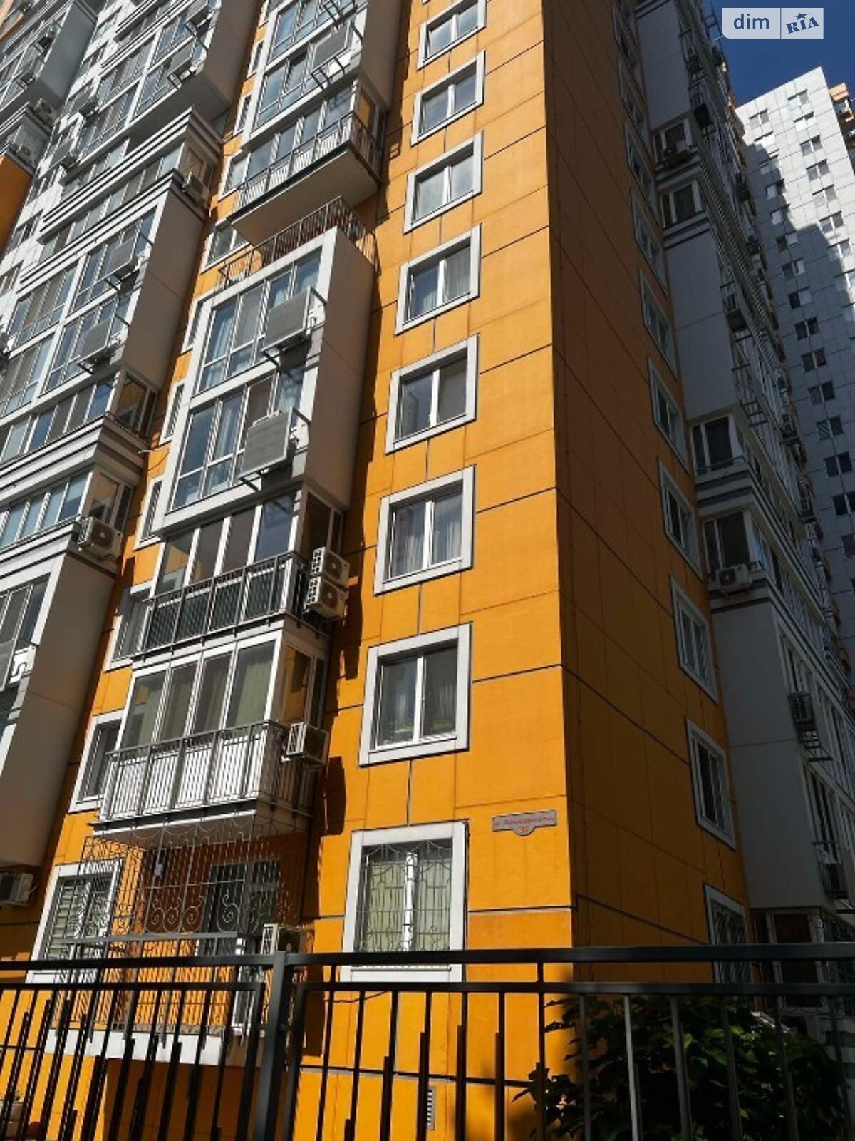 Продаж трикімнатної квартири в Одесі, на вул. Середньофонтанська 35, район Приморський фото 1