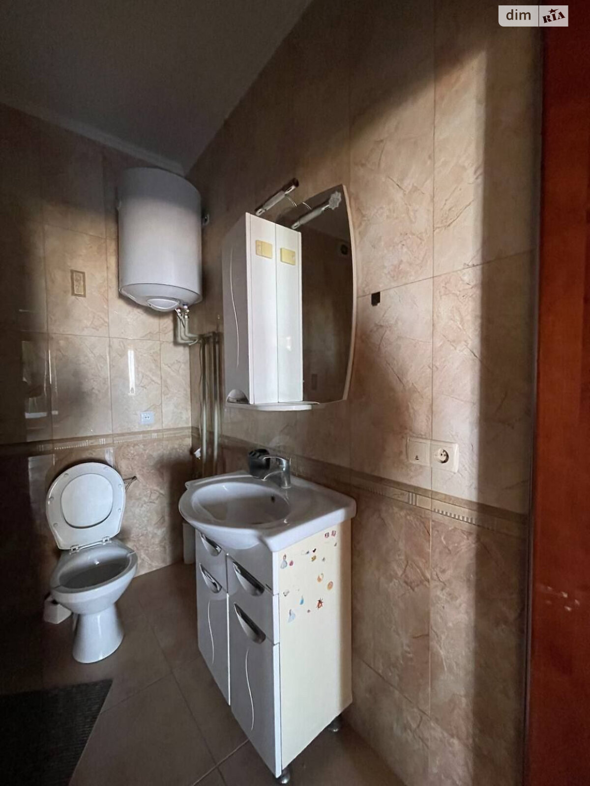 Продаж трикімнатної квартири в Одесі, на вул. Середньофонтанська, район Приморський фото 1 Продаж трикімнатної квартири в Одесі, на вул. Середньофонтанська, район Приморський фото 1