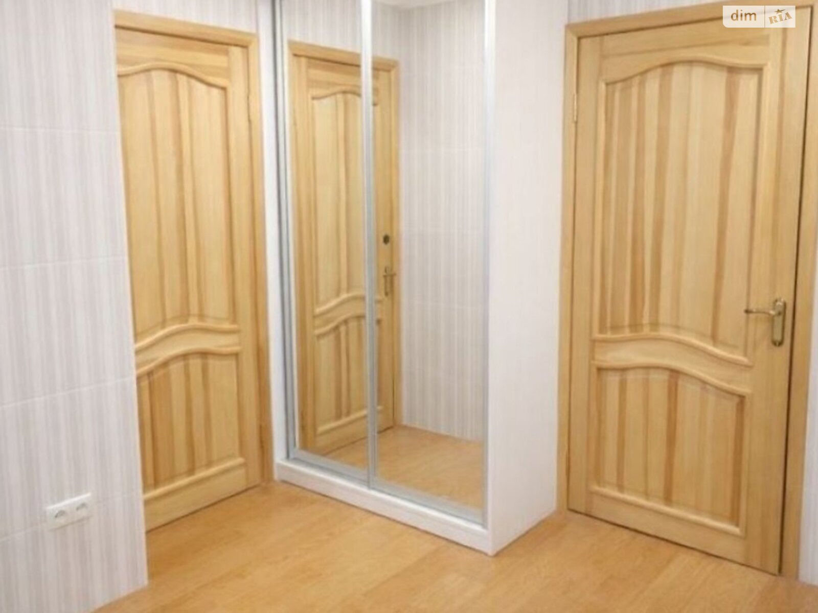 Продажа четырехкомнатной квартиры в Одессе, на ул. Средняя 7, район Приморский фото 1