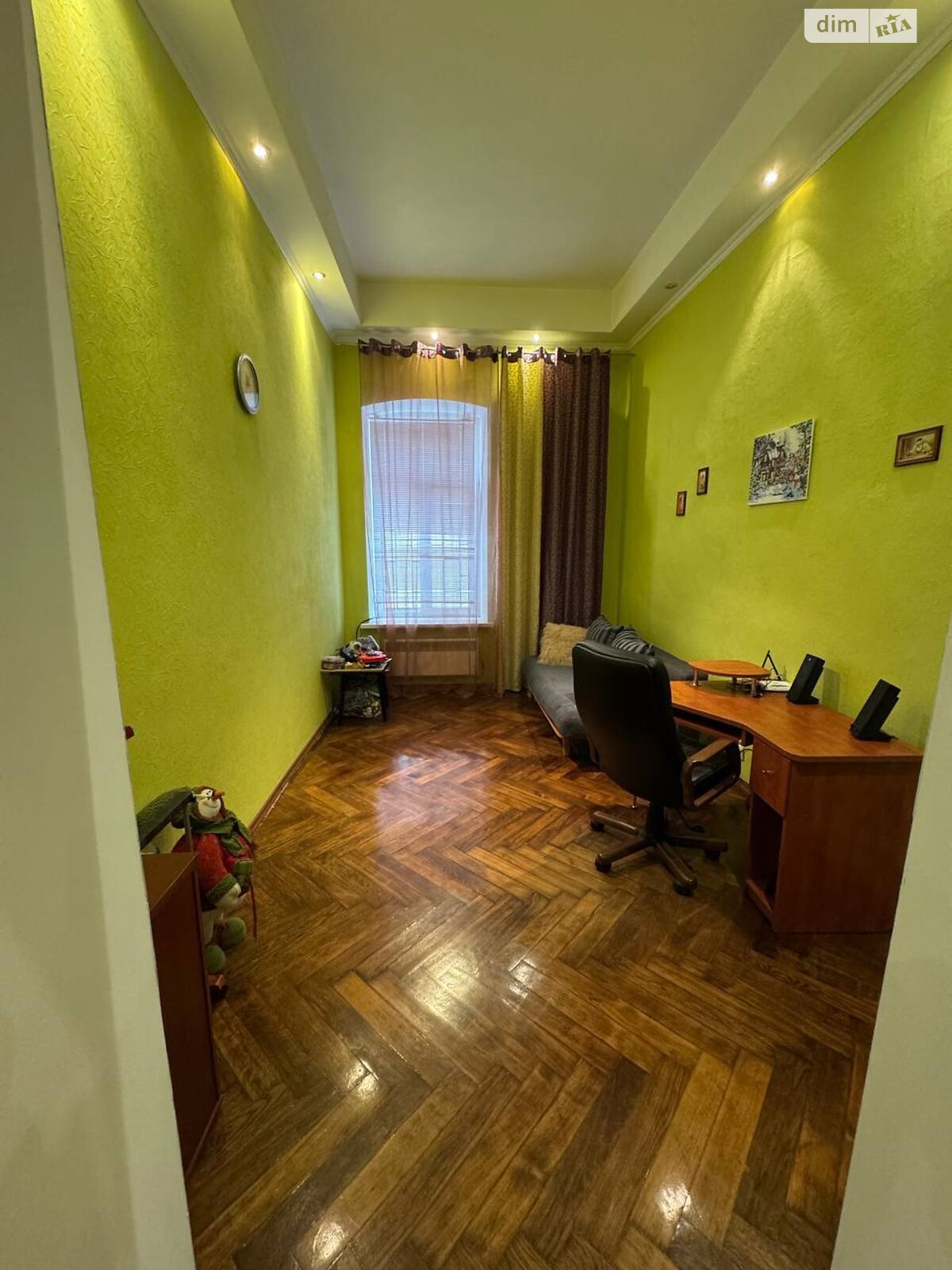 Продаж двокімнатної квартири в Одесі, на пл. Старосінна 15А, район Приморський фото 1 Продаж двокімнатної квартири в Одесі, на пл. Старосінна 15А, район Приморський фото 1