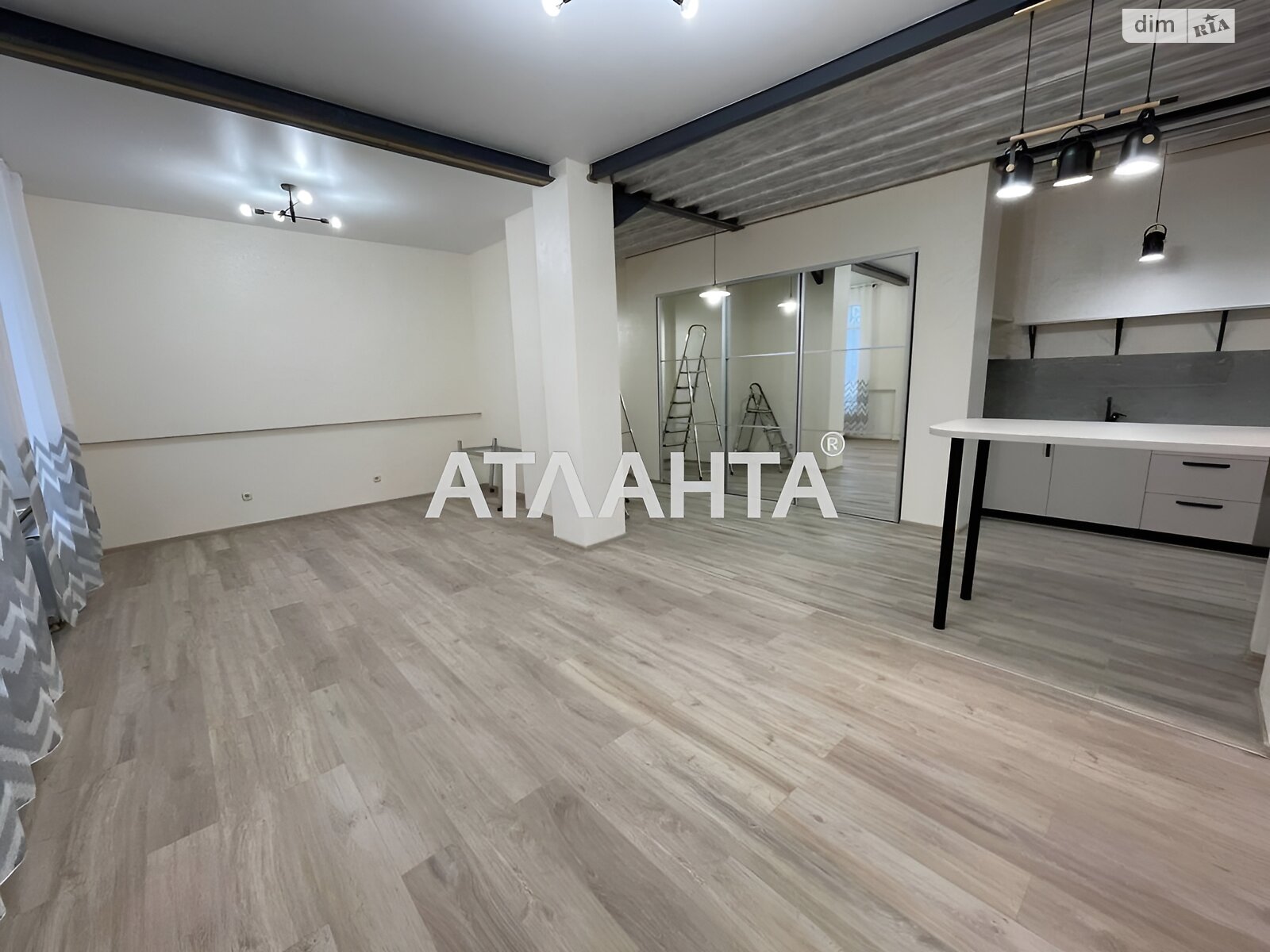 Продаж трикімнатної квартири в Одесі, на вул. Канатна, район Приморський фото 1 Продаж трикімнатної квартири в Одесі, на вул. Канатна, район Приморський фото 1