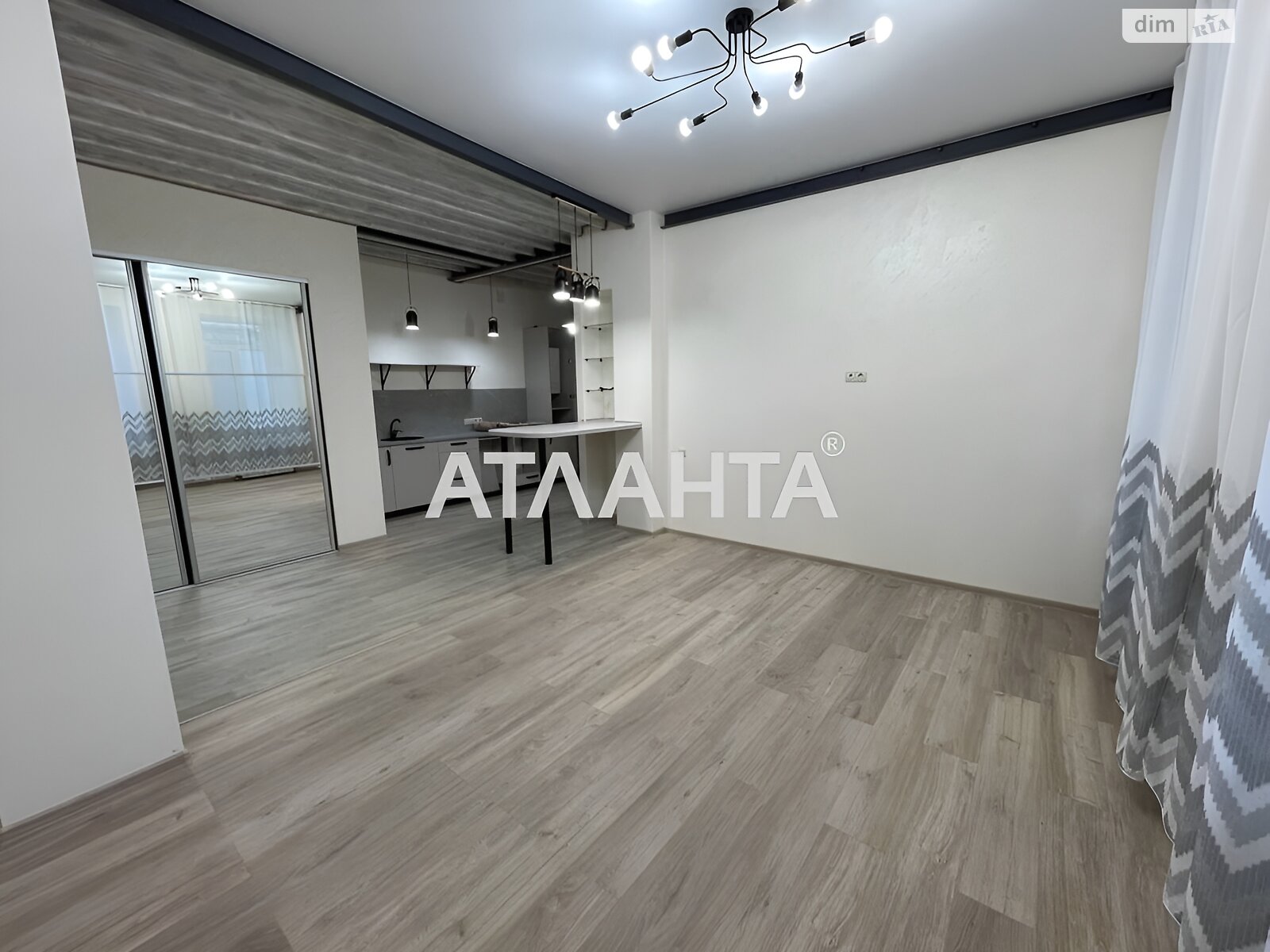 Продаж трикімнатної квартири в Одесі, на вул. Канатна, район Приморський фото 1 Продаж трикімнатної квартири в Одесі, на вул. Канатна, район Приморський фото 1