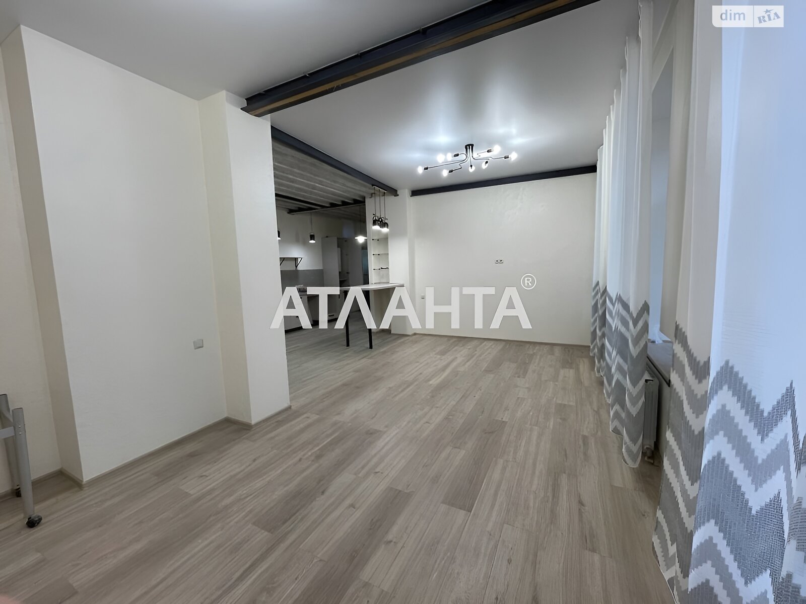 Продаж трикімнатної квартири в Одесі, на вул. Канатна, район Приморський фото 1 Продаж трикімнатної квартири в Одесі, на вул. Канатна, район Приморський фото 1