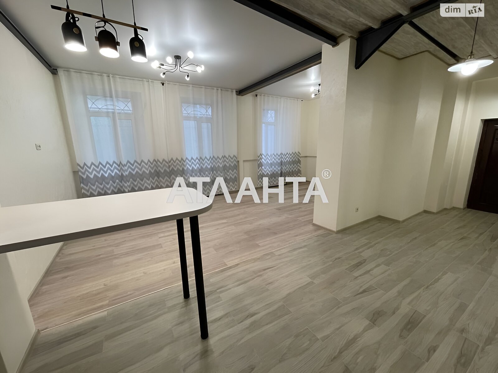 Продаж трикімнатної квартири в Одесі, на вул. Канатна, район Приморський фото 1 Продаж трикімнатної квартири в Одесі, на вул. Канатна, район Приморський фото 1