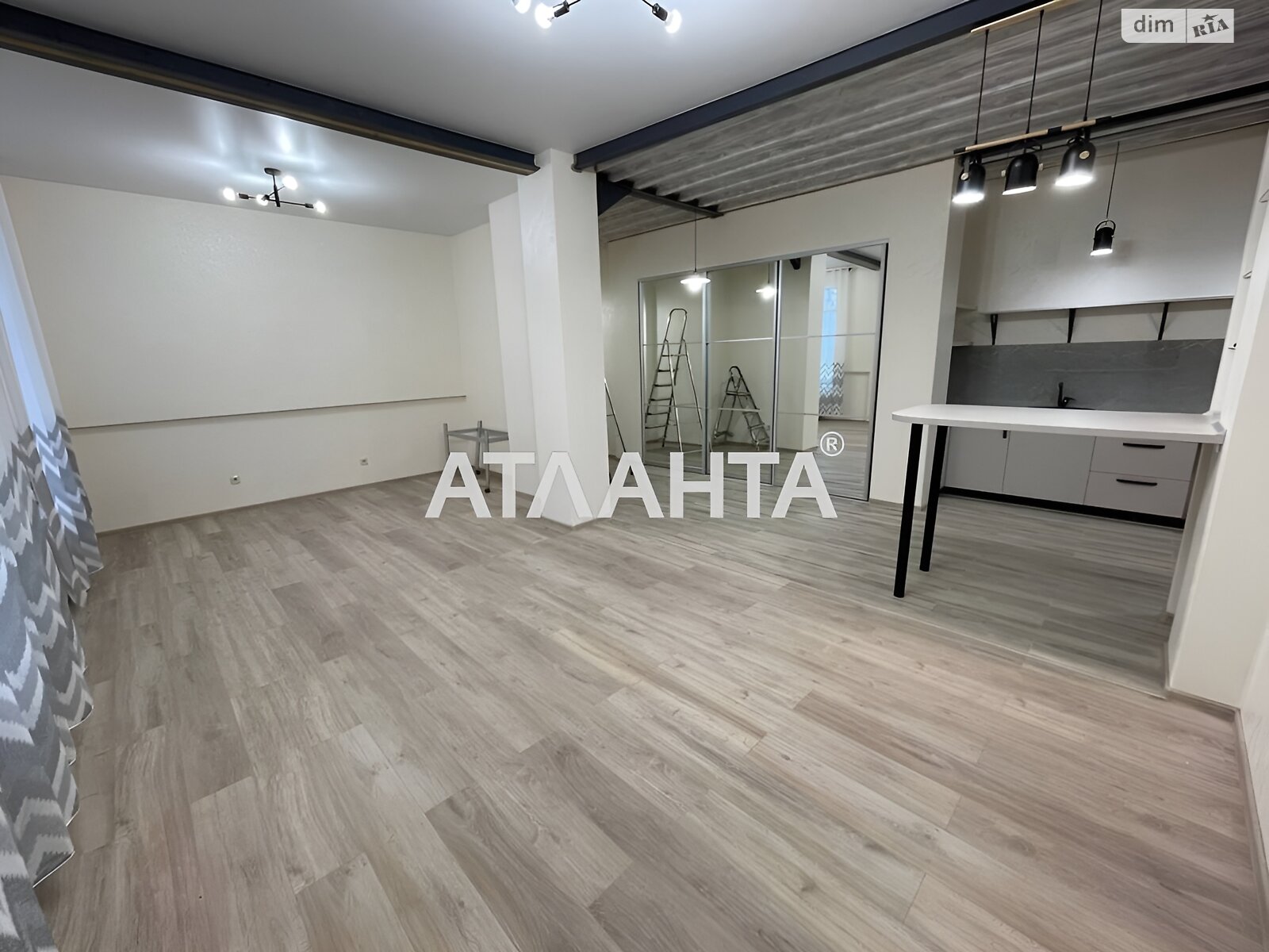Продаж трикімнатної квартири в Одесі, на вул. Канатна, район Приморський фото 1 Продаж трикімнатної квартири в Одесі, на вул. Канатна, район Приморський фото 1