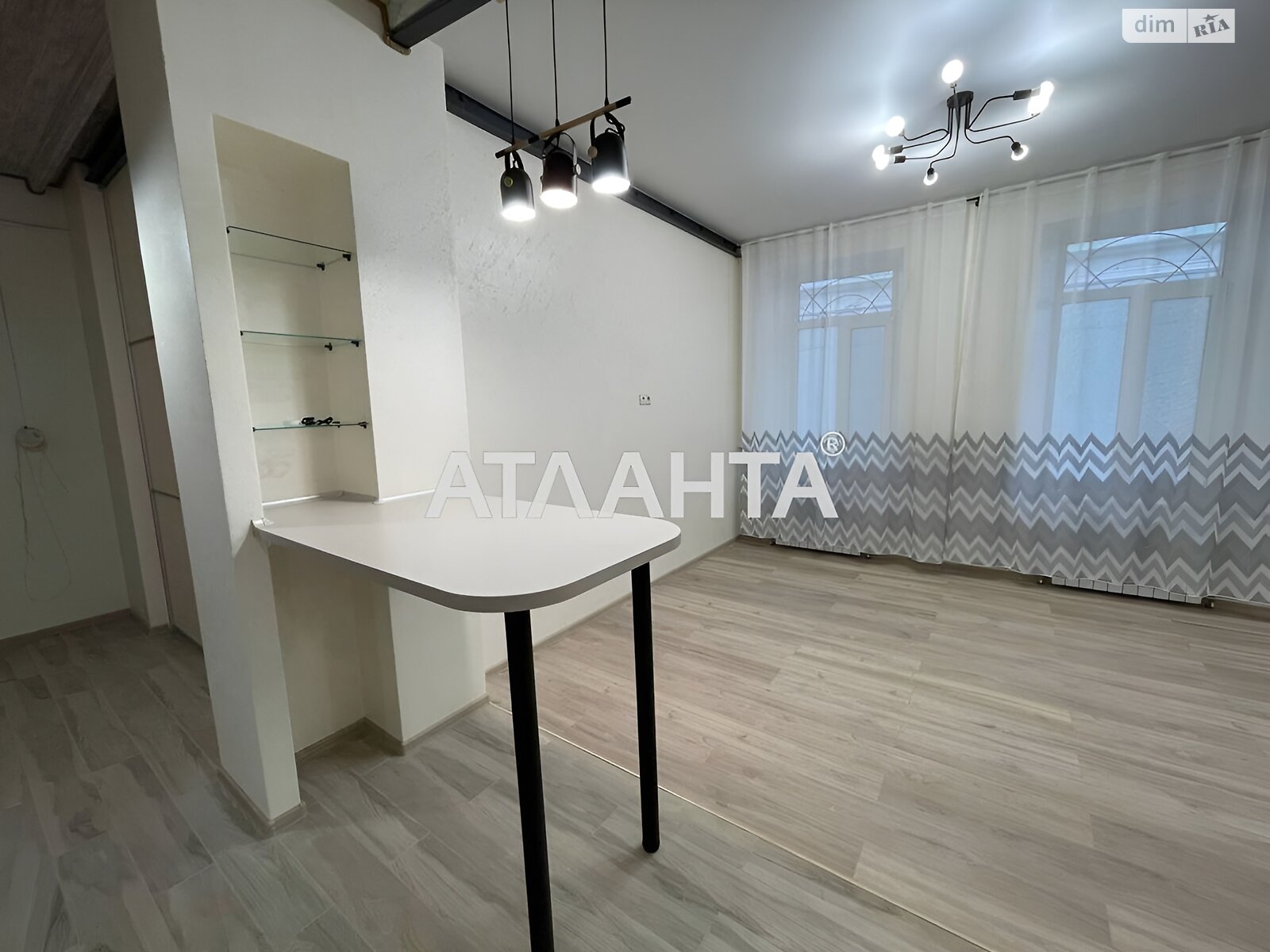 Продаж трикімнатної квартири в Одесі, на вул. Канатна, район Приморський фото 1 Продаж трикімнатної квартири в Одесі, на вул. Канатна, район Приморський фото 1