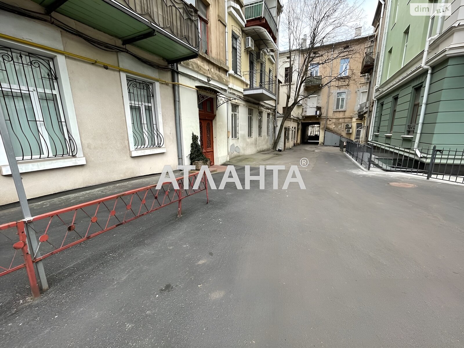 Продаж трикімнатної квартири в Одесі, на вул. Канатна, район Приморський фото 1 Продаж трикімнатної квартири в Одесі, на вул. Канатна, район Приморський фото 1