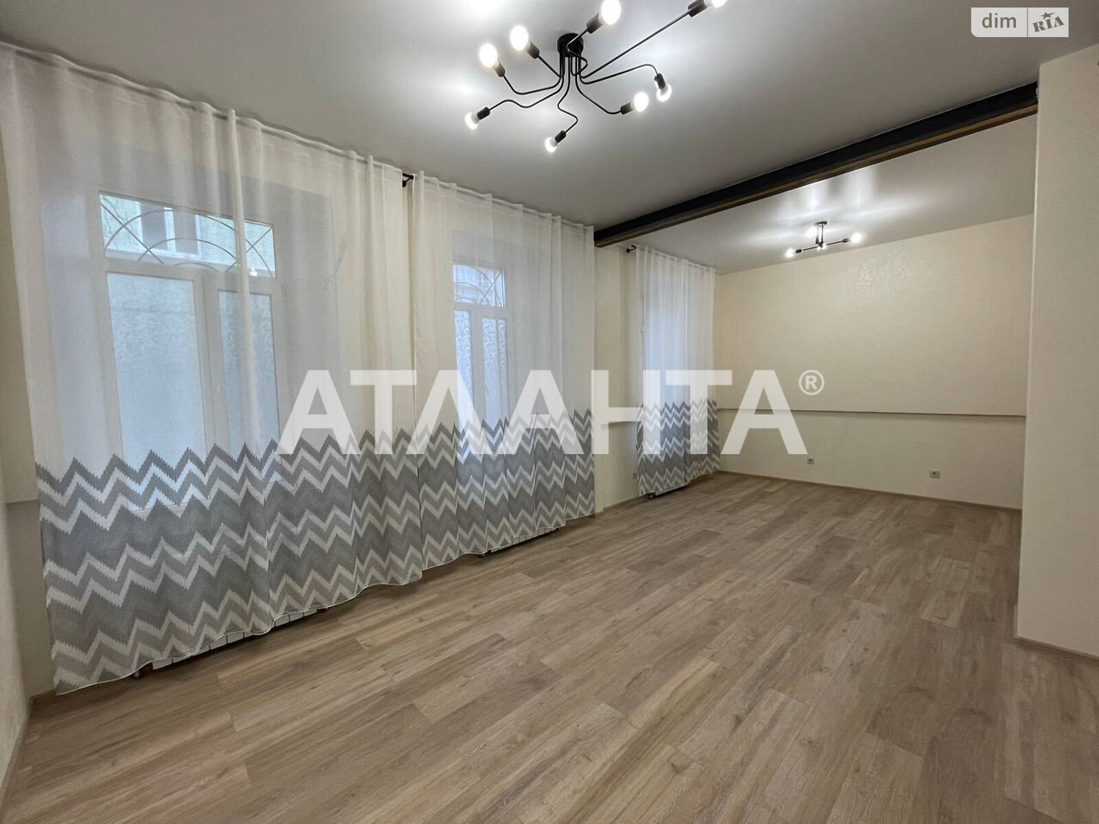 Продаж трикімнатної квартири в Одесі, на вул. Канатна, район Приморський фото 1 Продаж трикімнатної квартири в Одесі, на вул. Канатна, район Приморський фото 1