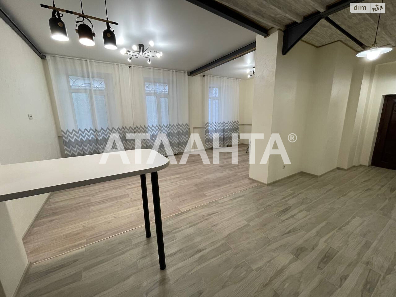 Продаж трикімнатної квартири в Одесі, на вул. Канатна, район Приморський фото 1 Продаж трикімнатної квартири в Одесі, на вул. Канатна, район Приморський фото 1