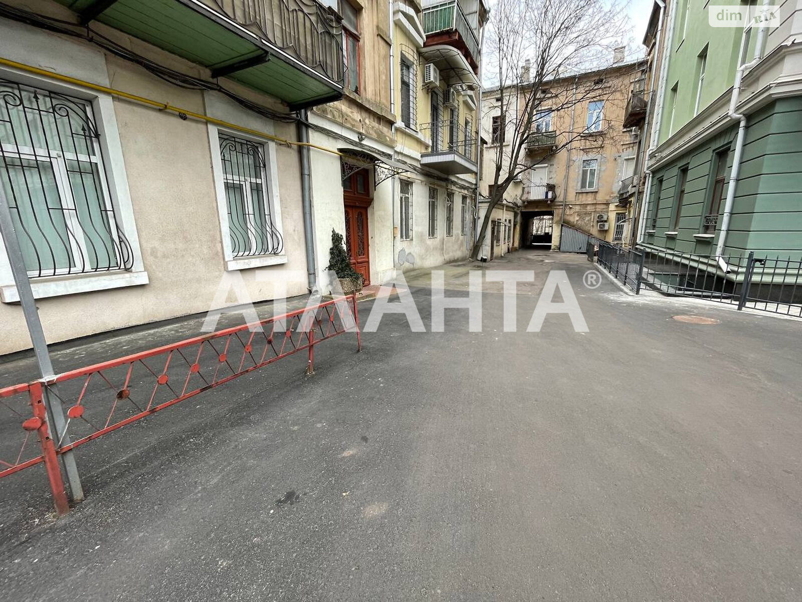 Продаж трикімнатної квартири в Одесі, на вул. Канатна, район Приморський фото 1 Продаж трикімнатної квартири в Одесі, на вул. Канатна, район Приморський фото 1