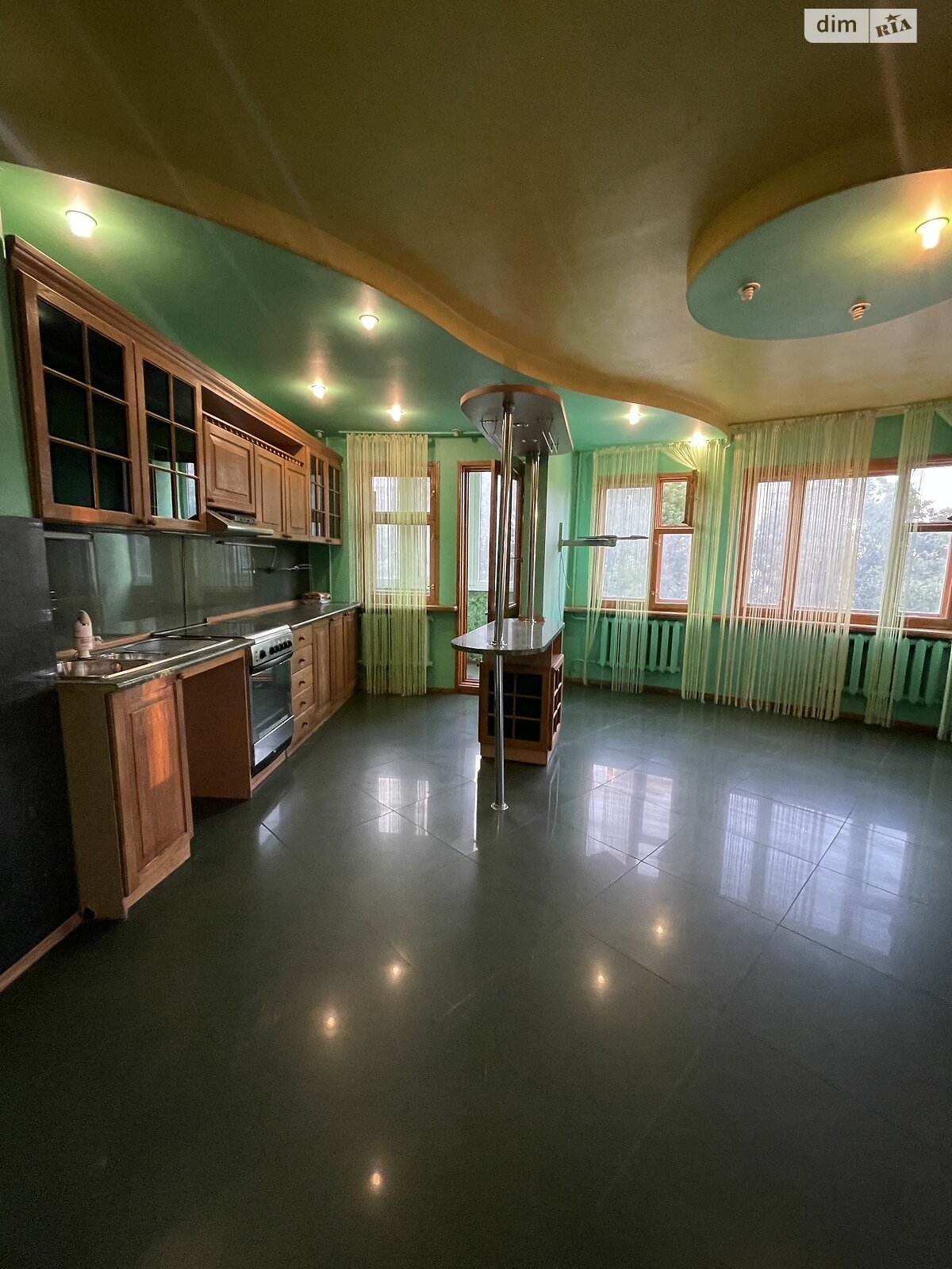 Продажа трехкомнатной квартиры в Одессе, на пер. Светлый 11, район Приморский фото 1 Продажа трехкомнатной квартиры в Одессе, на пер. Светлый 11, район Приморский фото 1