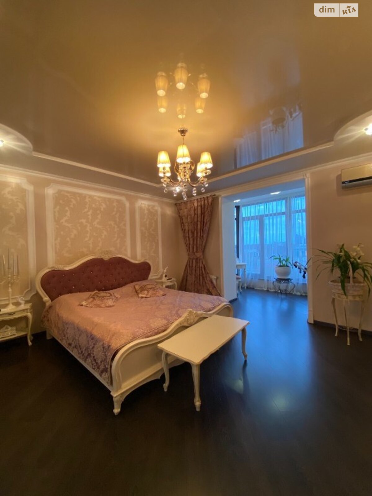Продажа трехкомнатной квартиры в Одессе, на пер. Светлый, район Приморский фото 1
