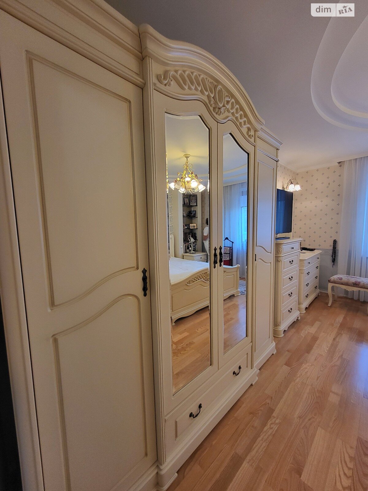 Продажа трехкомнатной квартиры в Одессе, на пер. Светлый 3, район Приморский фото 1 Продажа трехкомнатной квартиры в Одессе, на пер. Светлый 3, район Приморский фото 1
