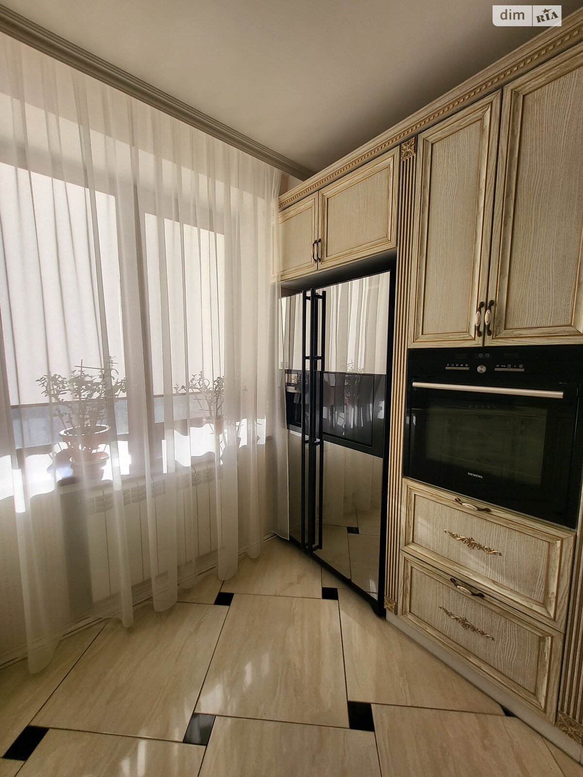 Продажа трехкомнатной квартиры в Одессе, на пер. Светлый 3, район Приморский фото 1 Продажа трехкомнатной квартиры в Одессе, на пер. Светлый 3, район Приморский фото 1