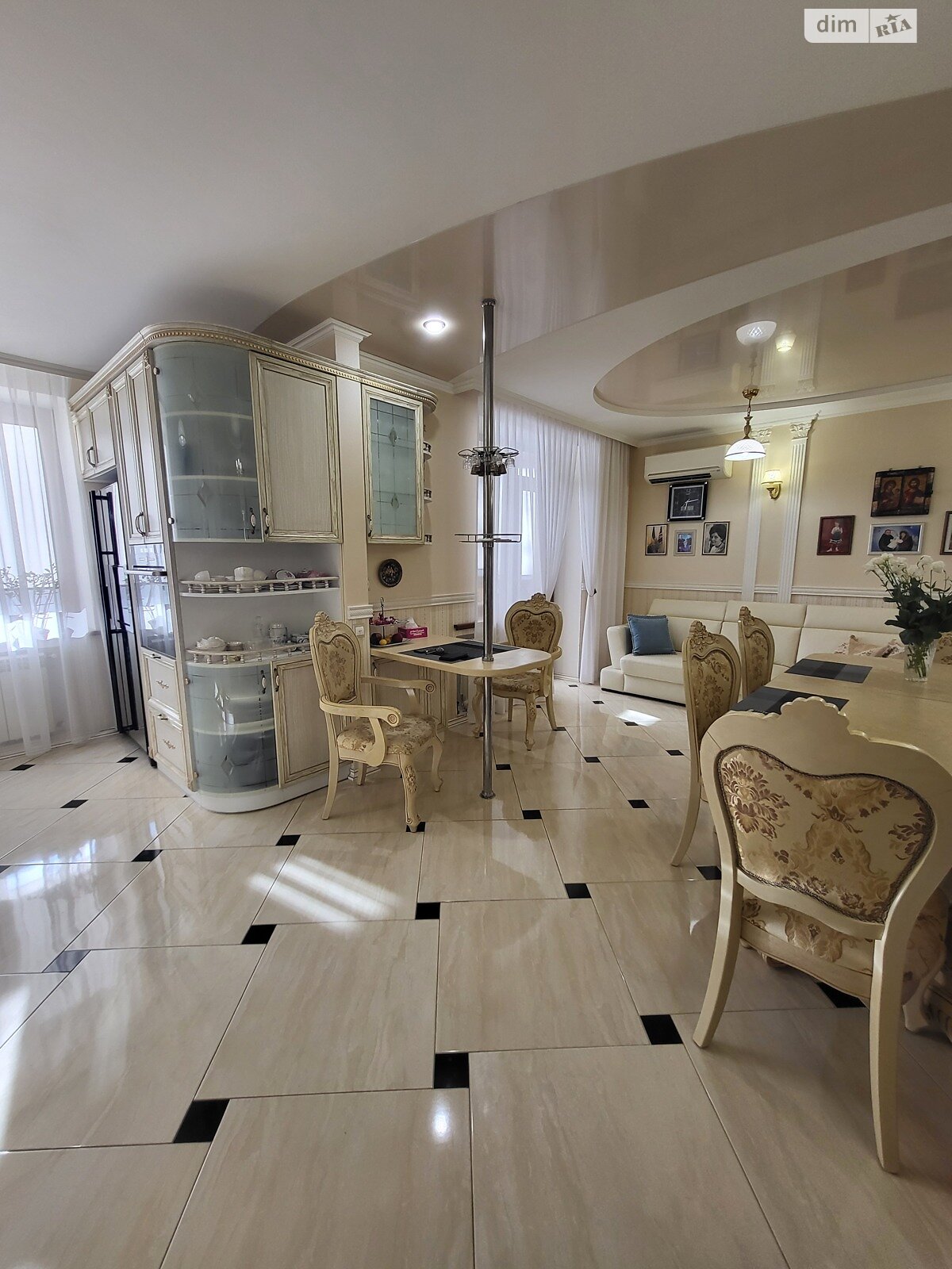 Продажа трехкомнатной квартиры в Одессе, на пер. Светлый 3, район Приморский фото 1 Продажа трехкомнатной квартиры в Одессе, на пер. Светлый 3, район Приморский фото 1