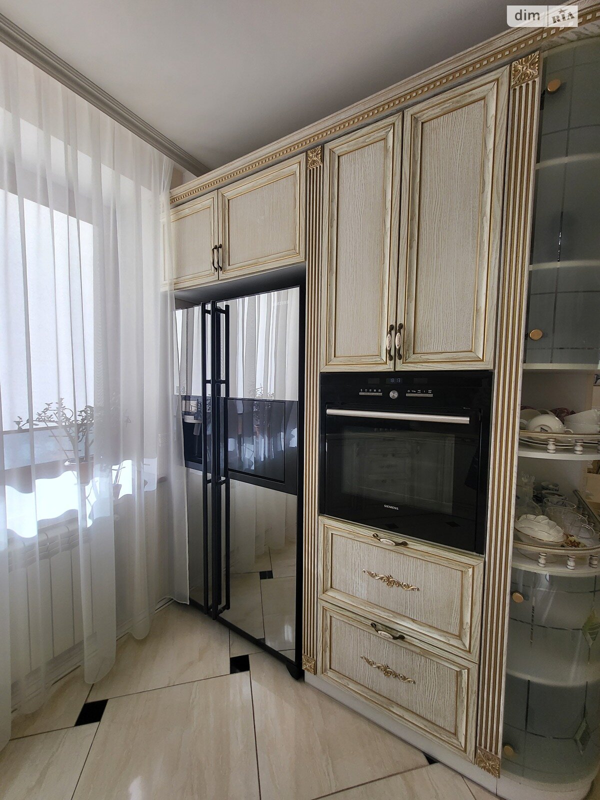 Продажа трехкомнатной квартиры в Одессе, на пер. Светлый 3, район Приморский фото 1 Продажа трехкомнатной квартиры в Одессе, на пер. Светлый 3, район Приморский фото 1