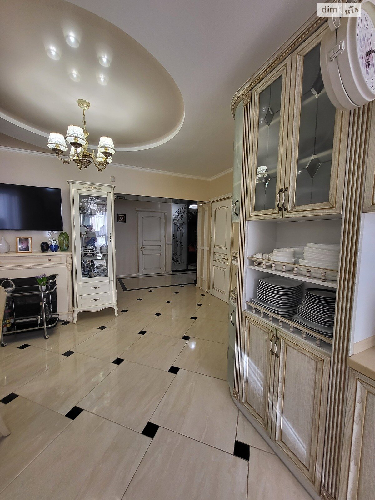 Продажа трехкомнатной квартиры в Одессе, на пер. Светлый 3, район Приморский фото 1 Продажа трехкомнатной квартиры в Одессе, на пер. Светлый 3, район Приморский фото 1