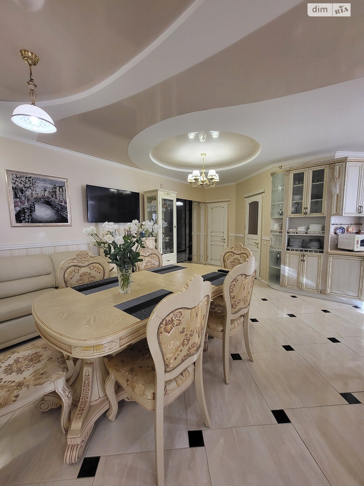 Продажа трехкомнатной квартиры в Одессе, на пер. Светлый 3, район Приморский фото 1 Продажа трехкомнатной квартиры в Одессе, на пер. Светлый 3, район Приморский фото 1
