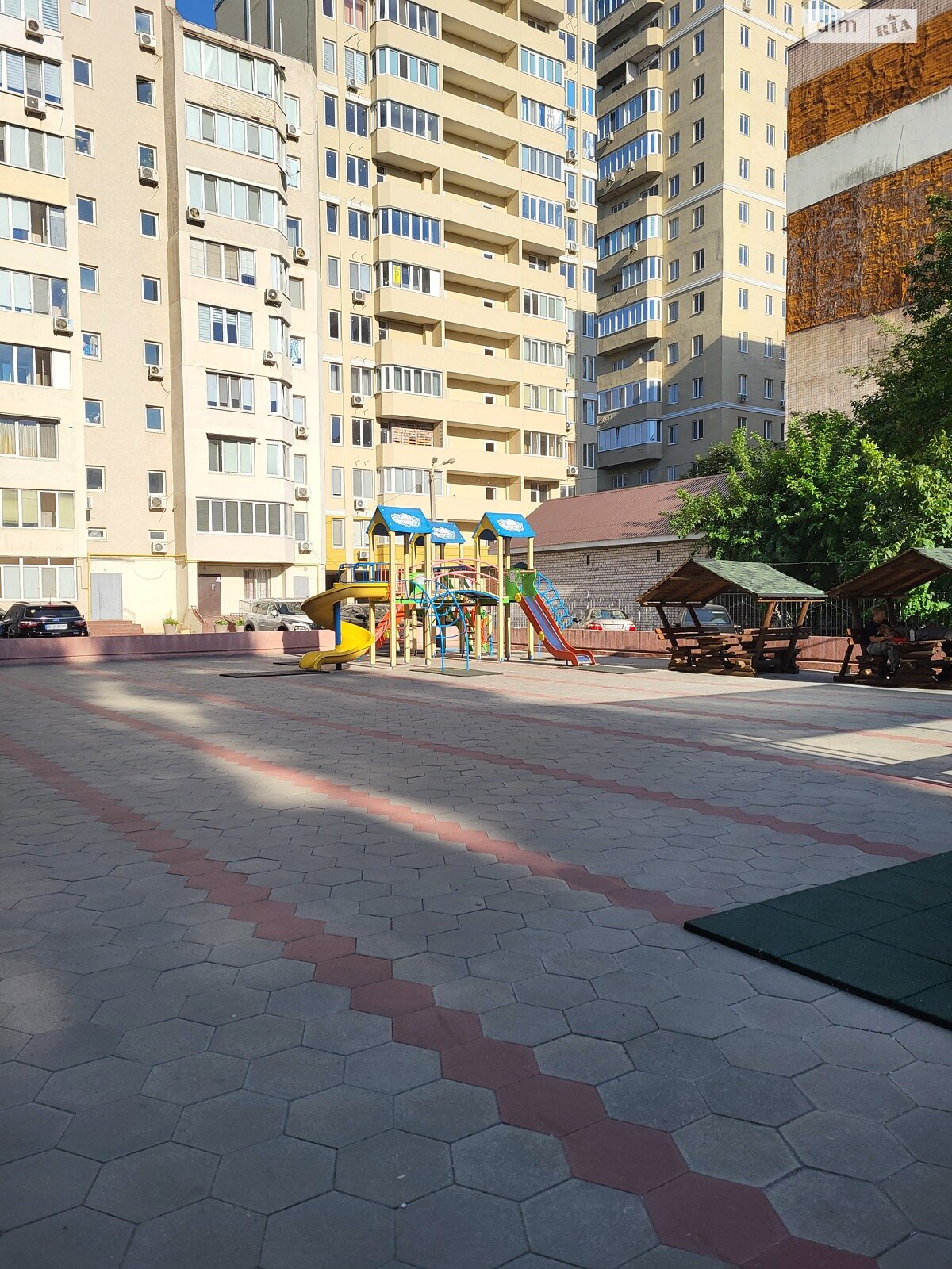Продажа трехкомнатной квартиры в Одессе, на пер. Светлый 3, район Приморский фото 1 Продажа трехкомнатной квартиры в Одессе, на пер. Светлый 3, район Приморский фото 1