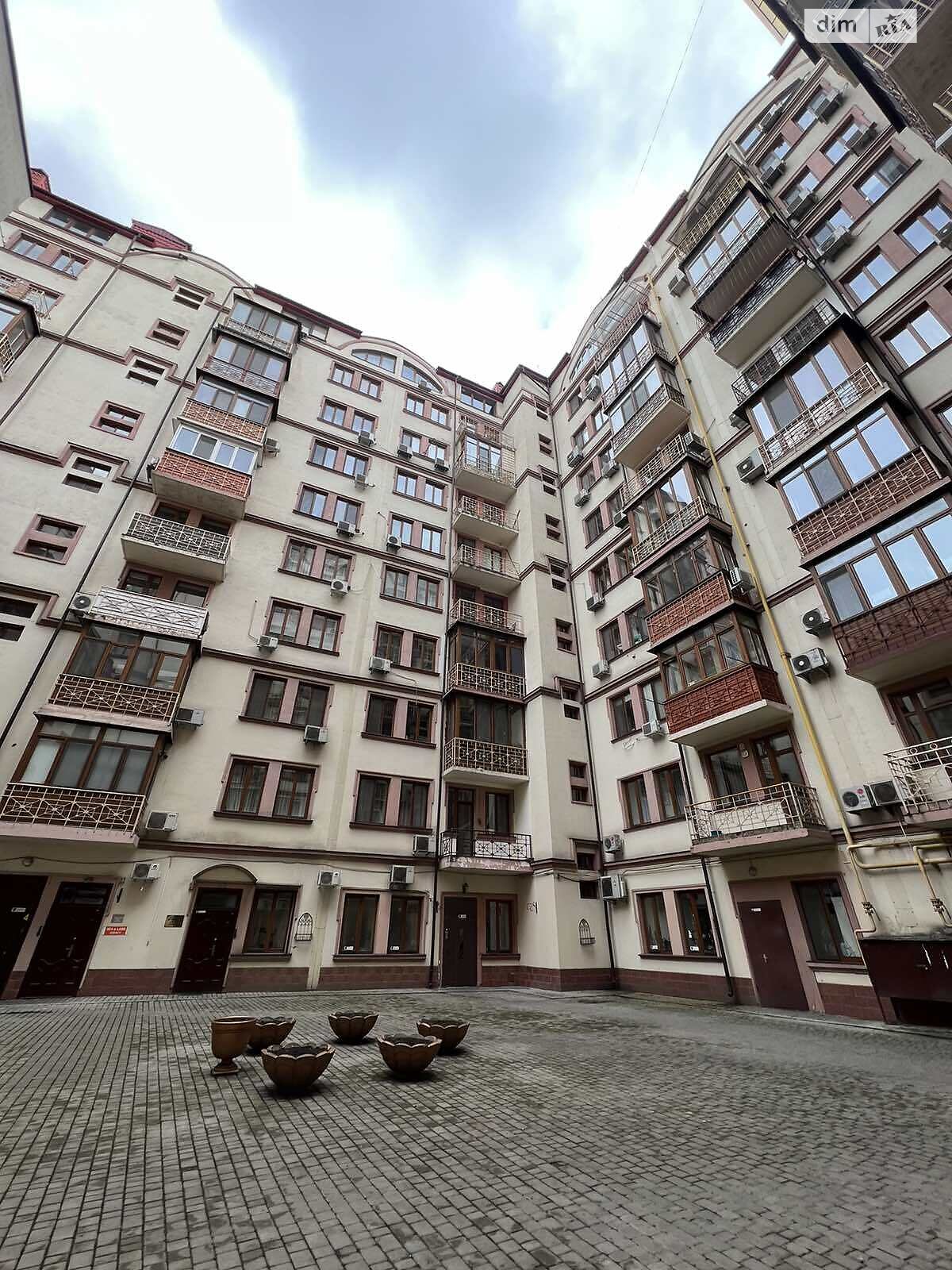 Продаж двокімнатної квартири в Одесі, на вул. Святослава Караванського 10, район Приморський фото 1 Продаж двокімнатної квартири в Одесі, на вул. Святослава Караванського 10, район Приморський фото 1