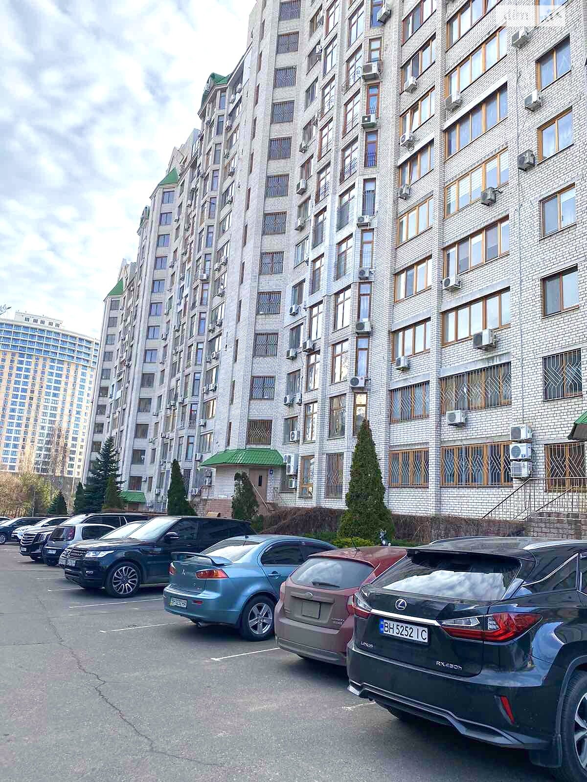 Продаж трикімнатної квартири в Одесі, на вул. Тіниста, район Приморський фото 1 Продаж трикімнатної квартири в Одесі, на вул. Тіниста, район Приморський фото 1