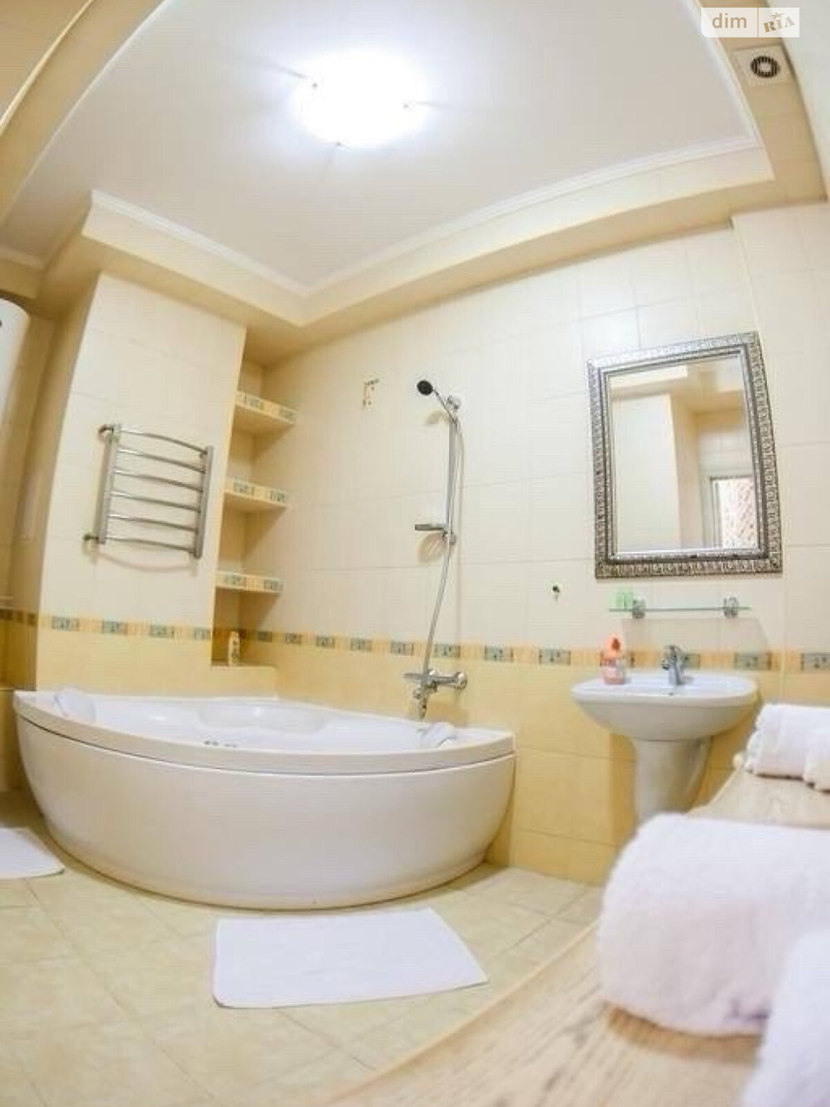 Продаж трикімнатної квартири в Одесі, на вул. Тіниста, район Приморський фото 1 Продаж трикімнатної квартири в Одесі, на вул. Тіниста, район Приморський фото 1