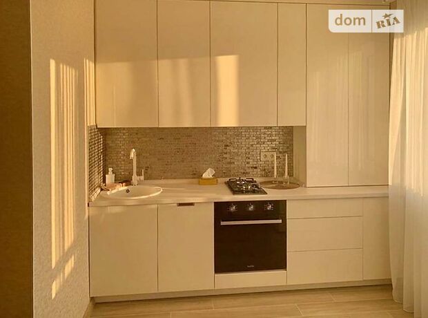 Продажа однокомнатной квартиры в Одессе, на ул. Тополевая 1 район Приморский фото 1 Продажа однокомнатной квартиры в Одессе, на ул. Тополевая 1 район Приморский фото 1