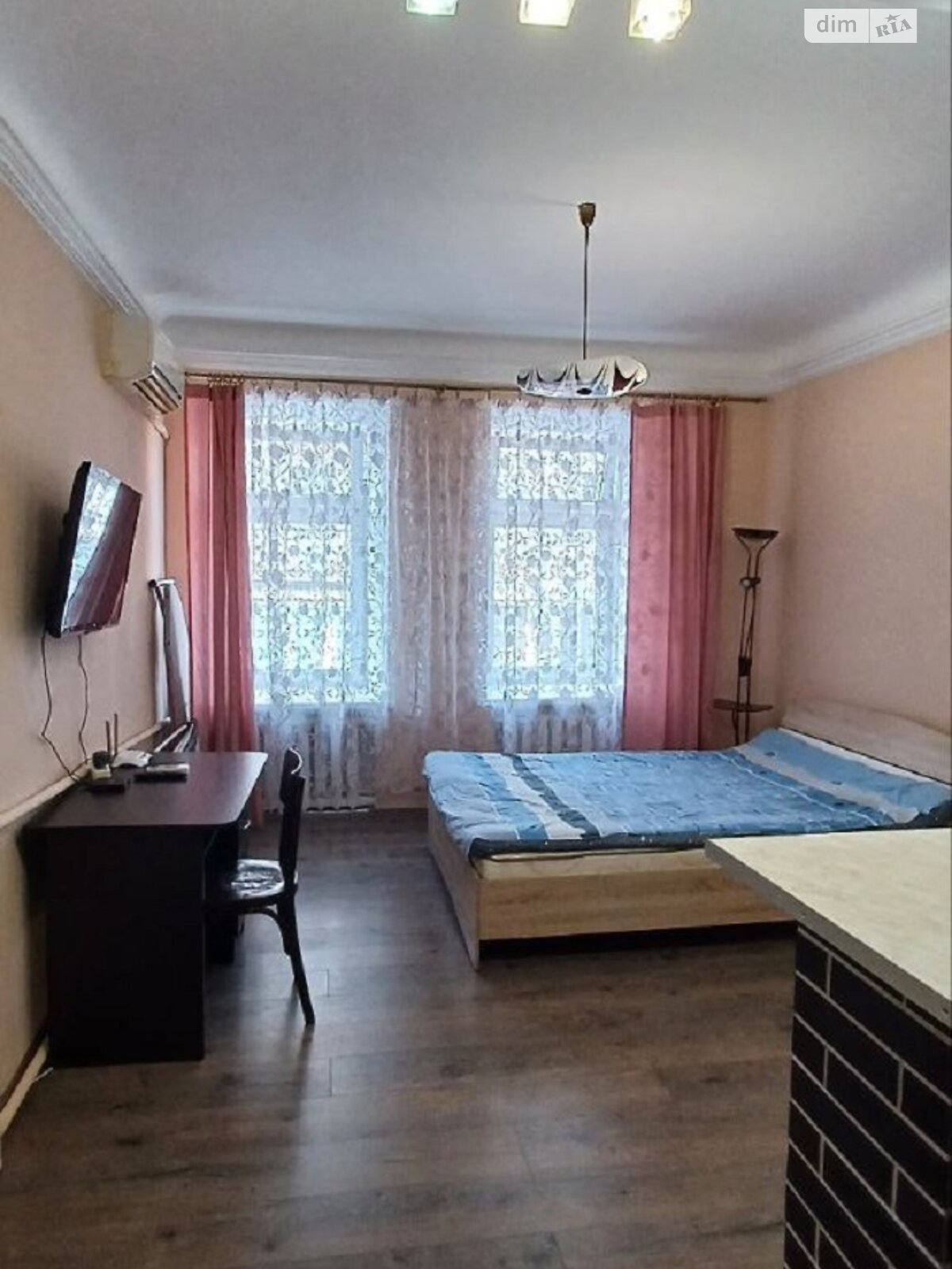 Продаж однокімнатної квартири в Одесі, на вул. Утьосова, район Приморський фото 1 Продаж однокімнатної квартири в Одесі, на вул. Утьосова, район Приморський фото 1